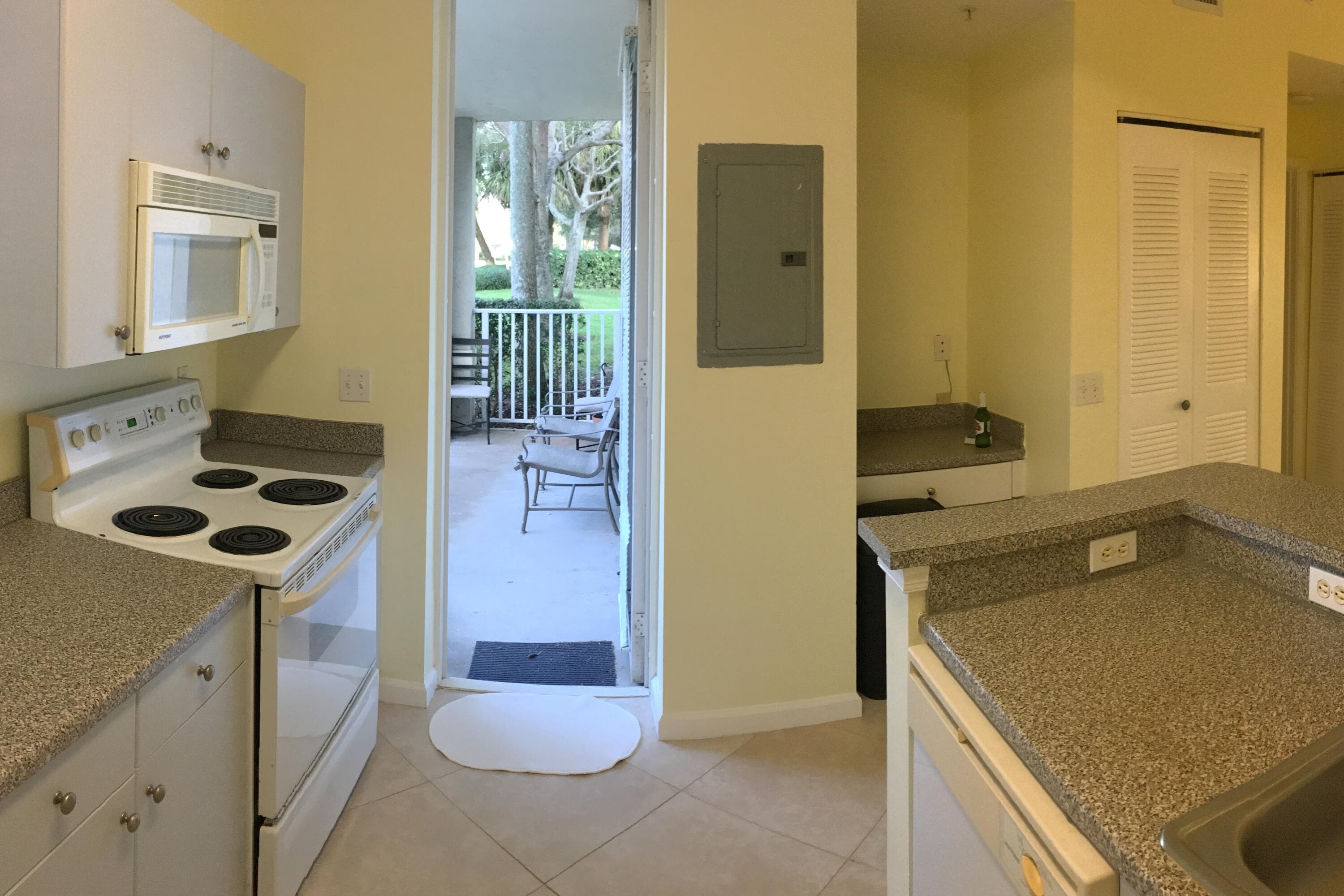1054 University Boulevard 10, Jupiter, FL 33458 — photo 4 of 8