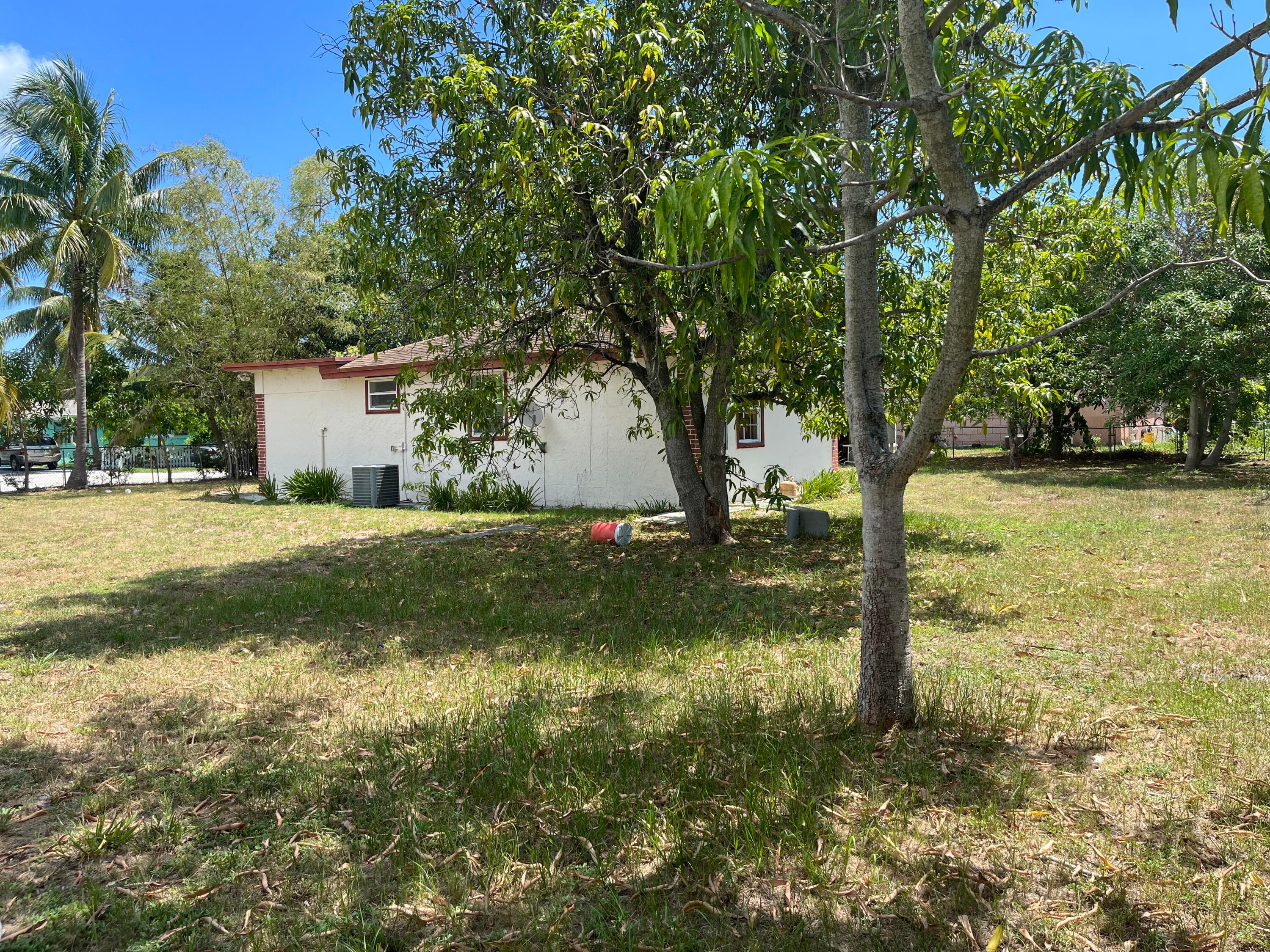 821 SW 4th Avenue, Delray Beach, FL 33444 — photo 7 of 20