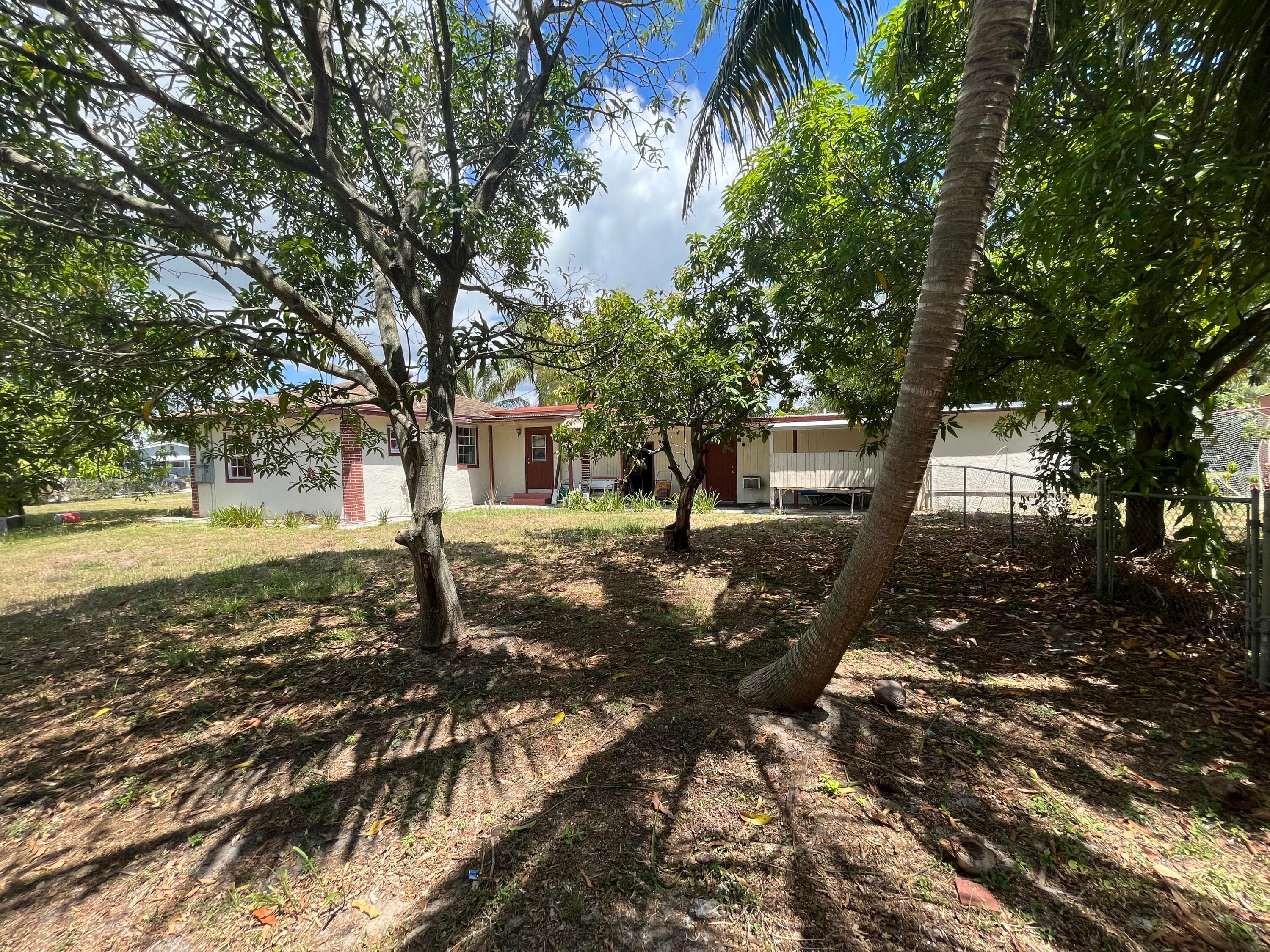 821 SW 4th Avenue, Delray Beach, FL 33444 — photo 4 of 12