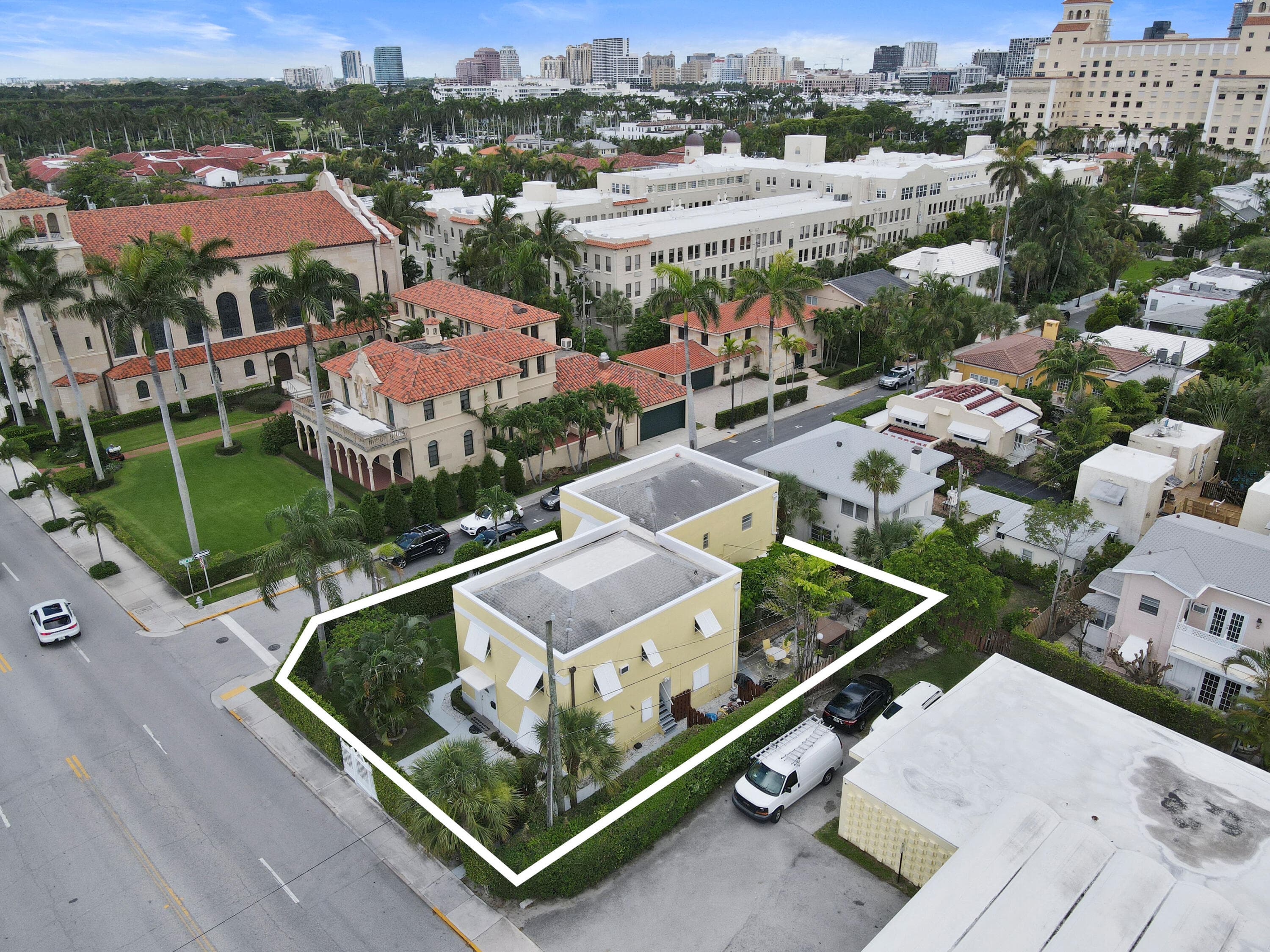 172 N County Road, Palm Beach, FL 33480 — photo 1 of 49