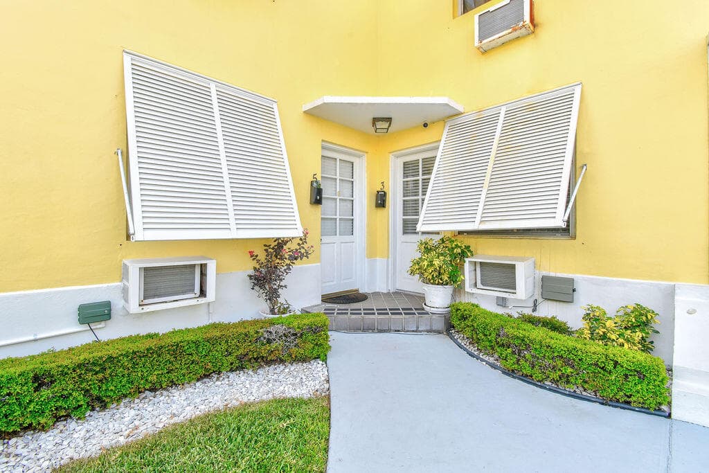 172 N County Road, Palm Beach, FL 33480 — photo 10 of 49