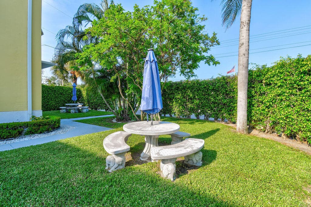172 N County Road, Palm Beach, FL 33480 — photo 12 of 49