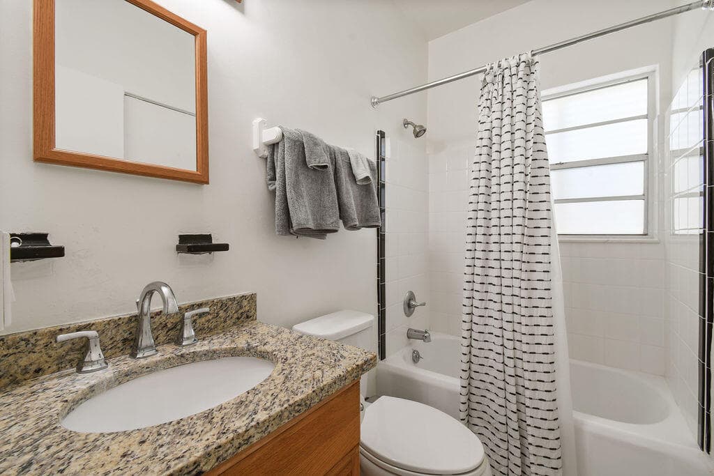 172 N County Road, Palm Beach, FL 33480 — photo 20 of 49