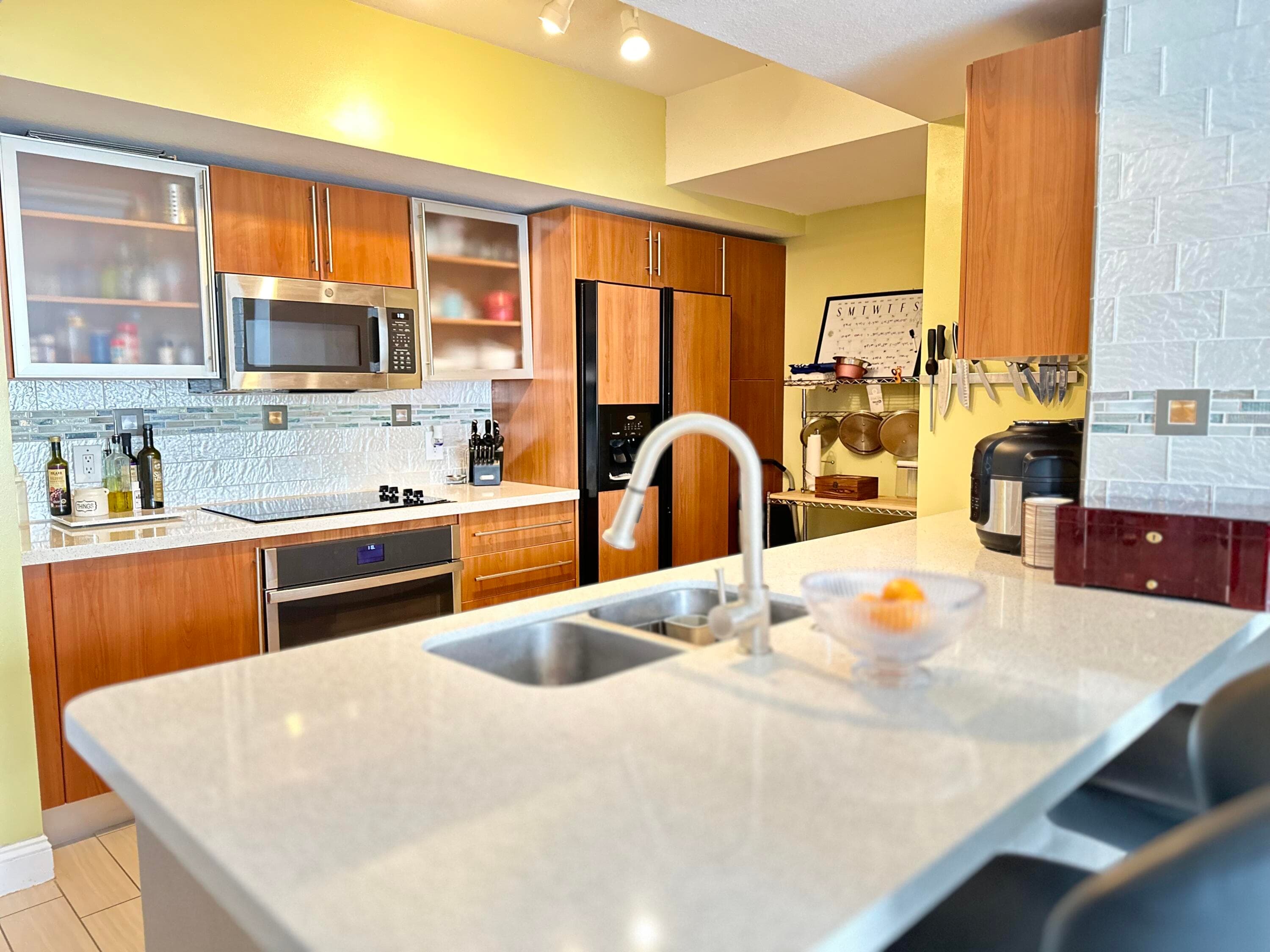 1551 N Flagler Drive 1205, West Palm Beach, FL 33401 — photo 2 of 38