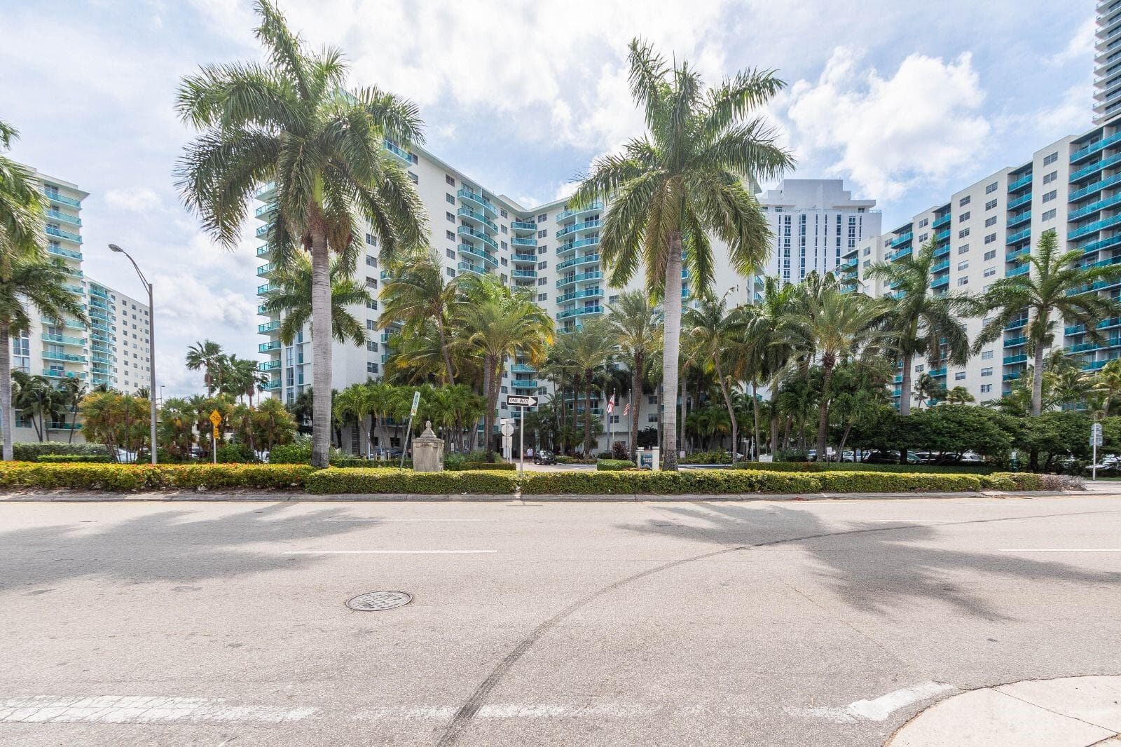 3901 S Ocean Drive 14c, Hollywood, FL 33019 — photo 1 of 7