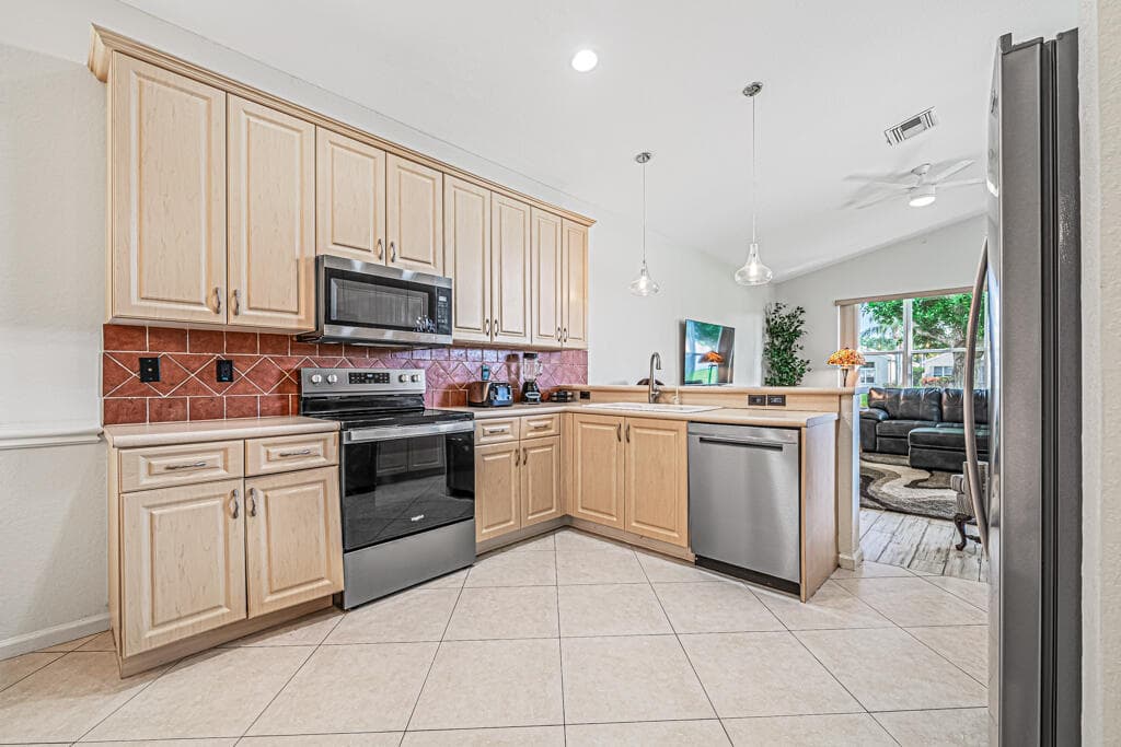 8200 Playa Del Sur Boulevard, Lake Worth, FL 33467 — photo 58 of 69