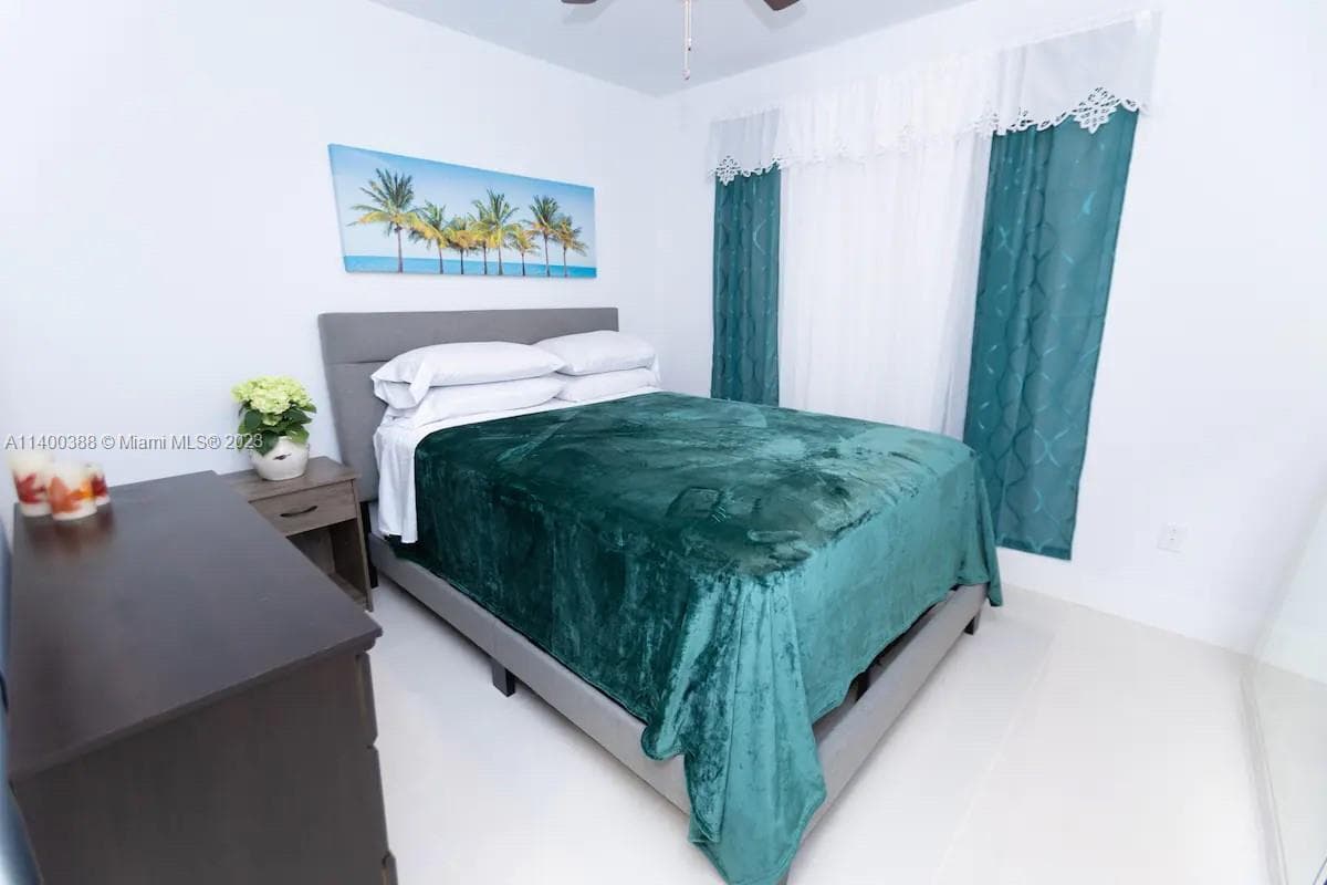 3240 SW 17th Street, Fort Lauderdale, FL 33312 — photo 3 of 10