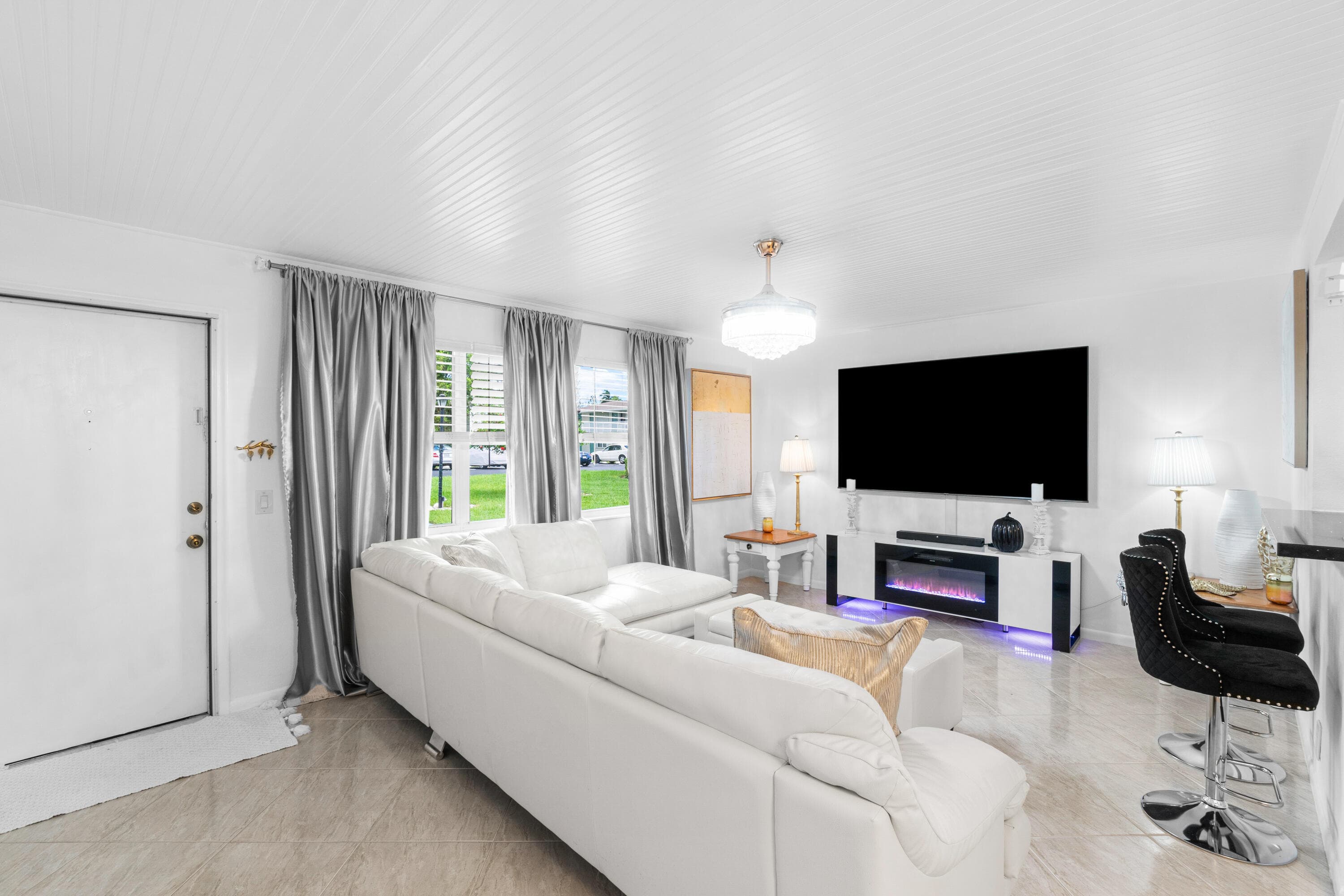 340 Horizons W 102, Boynton Beach, FL 33435 — photo 4 of 33