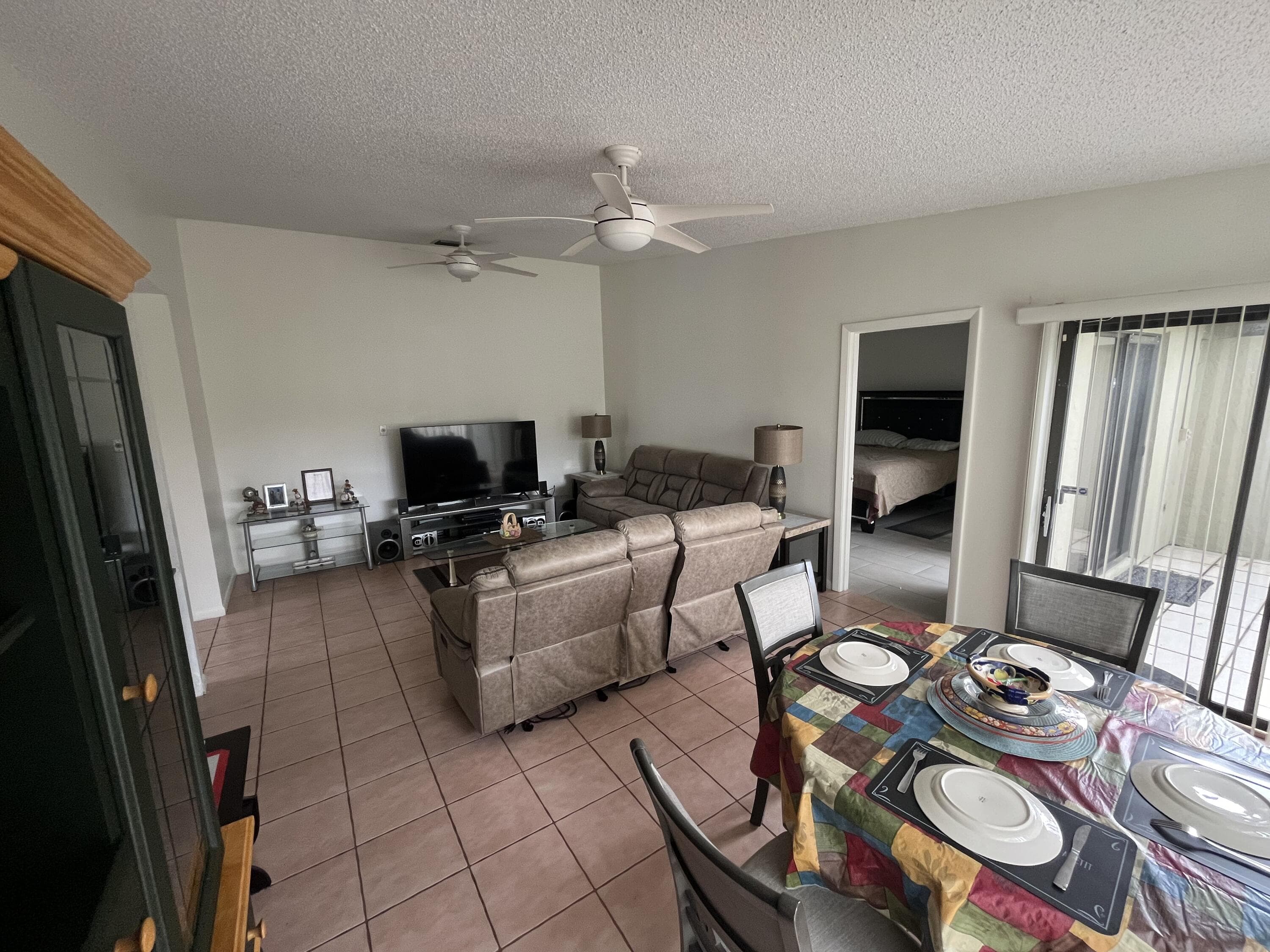 172 Meadows Drive, Boynton Beach, FL 33436 — photo 7 of 15