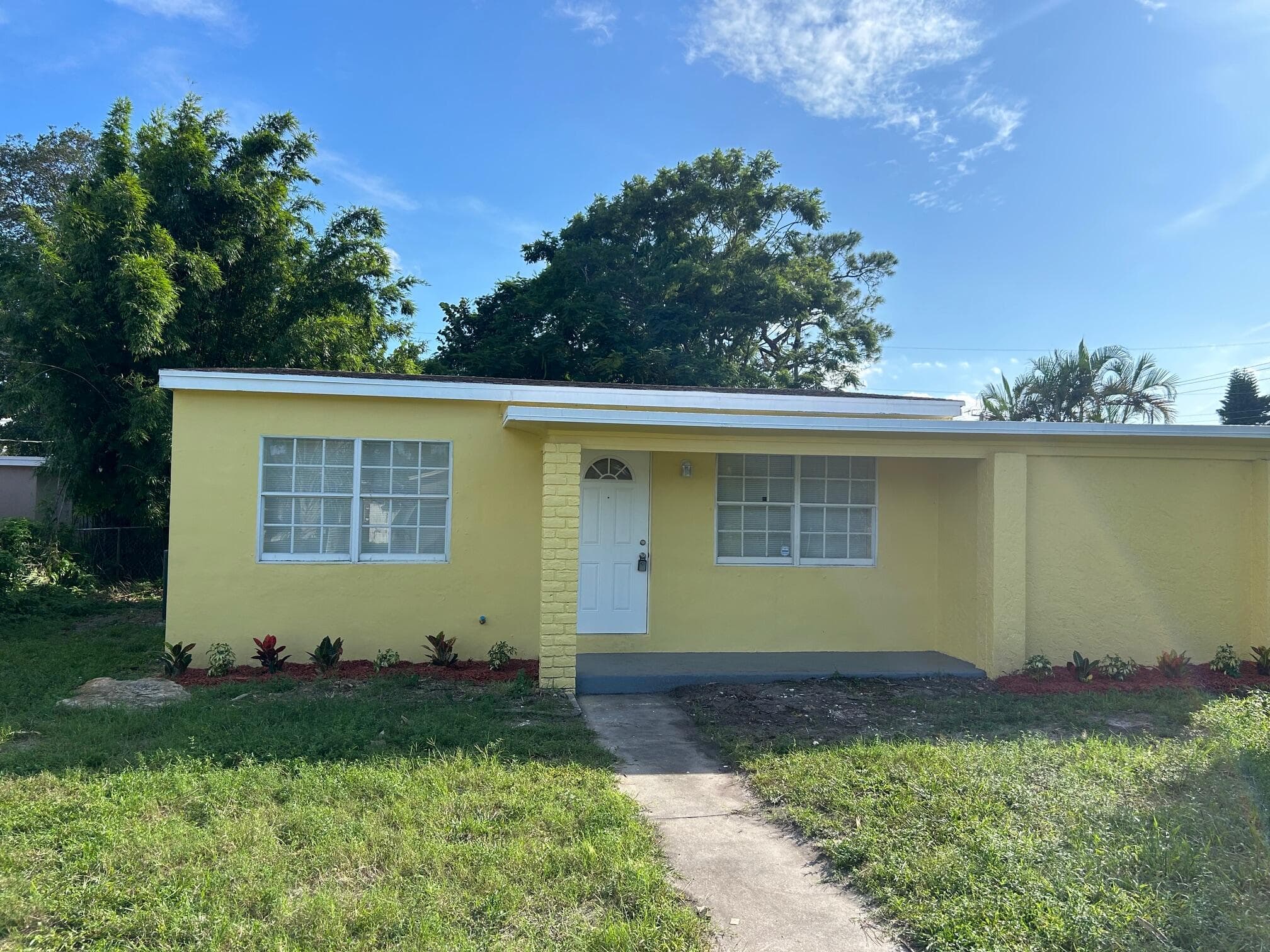 5840 Banana Road, West Palm Beach, FL 33413 — photo 1 of 14