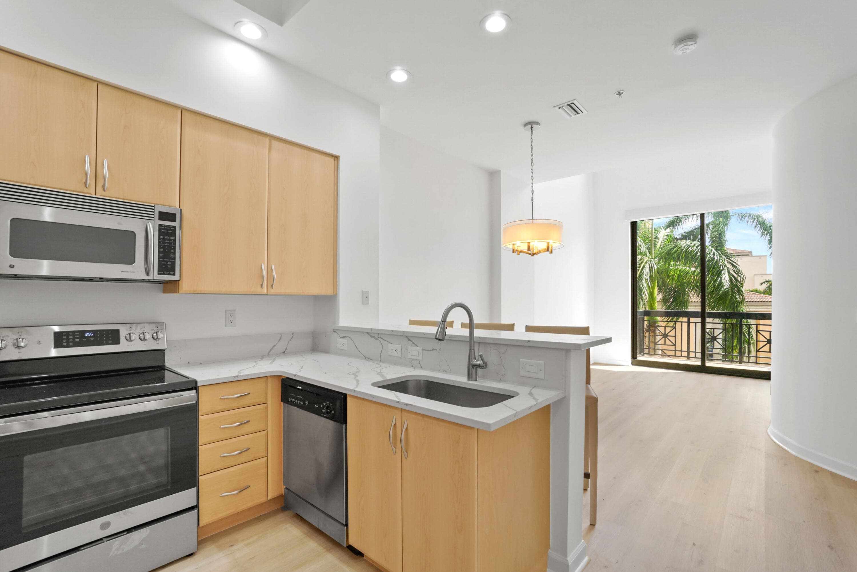 801 S Olive Avenue 211, West Palm Beach, FL 33401 — photo 7 of 34
