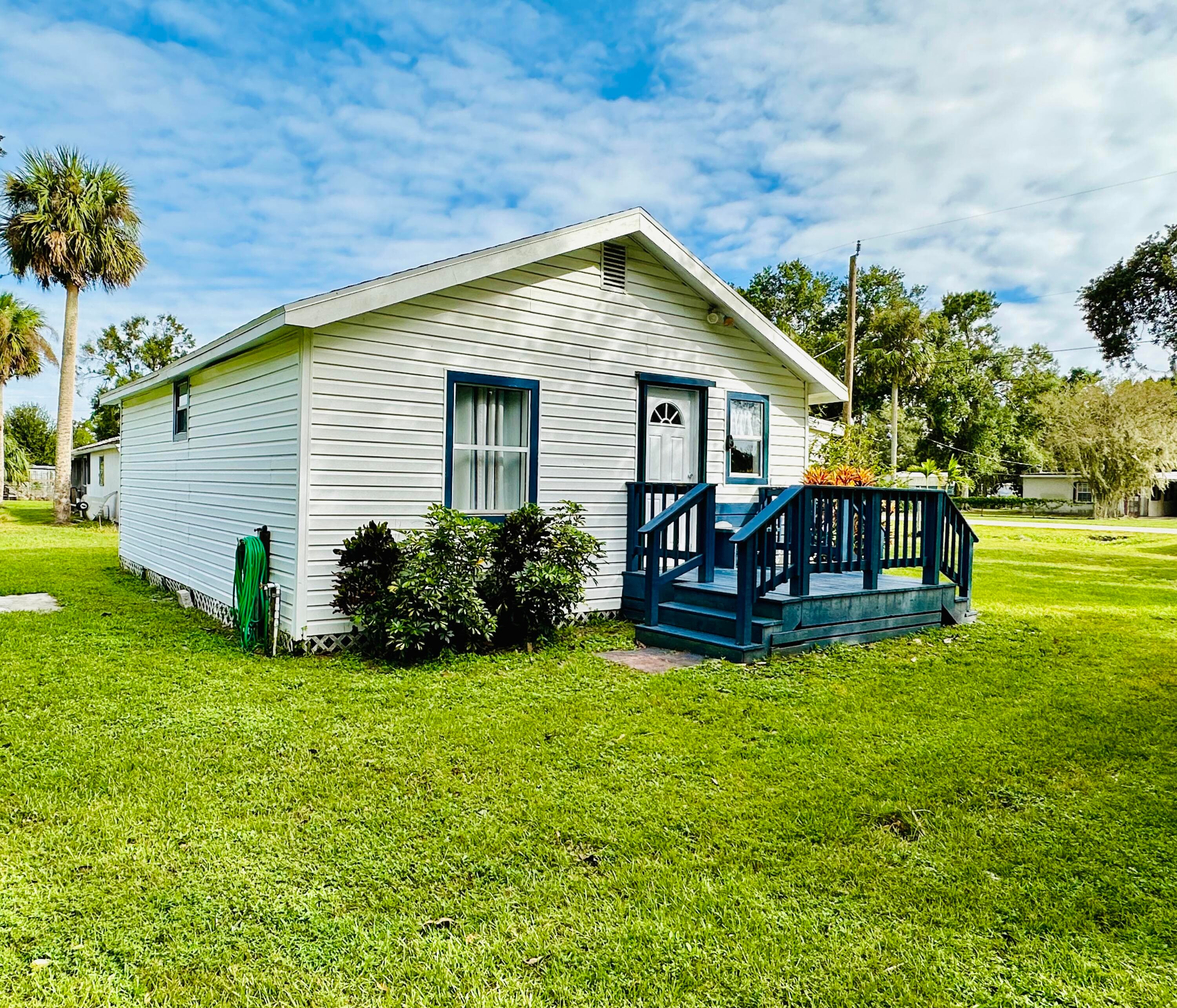1104 SW 11th Street, Okeechobee, FL 34974 — photo 4 of 59