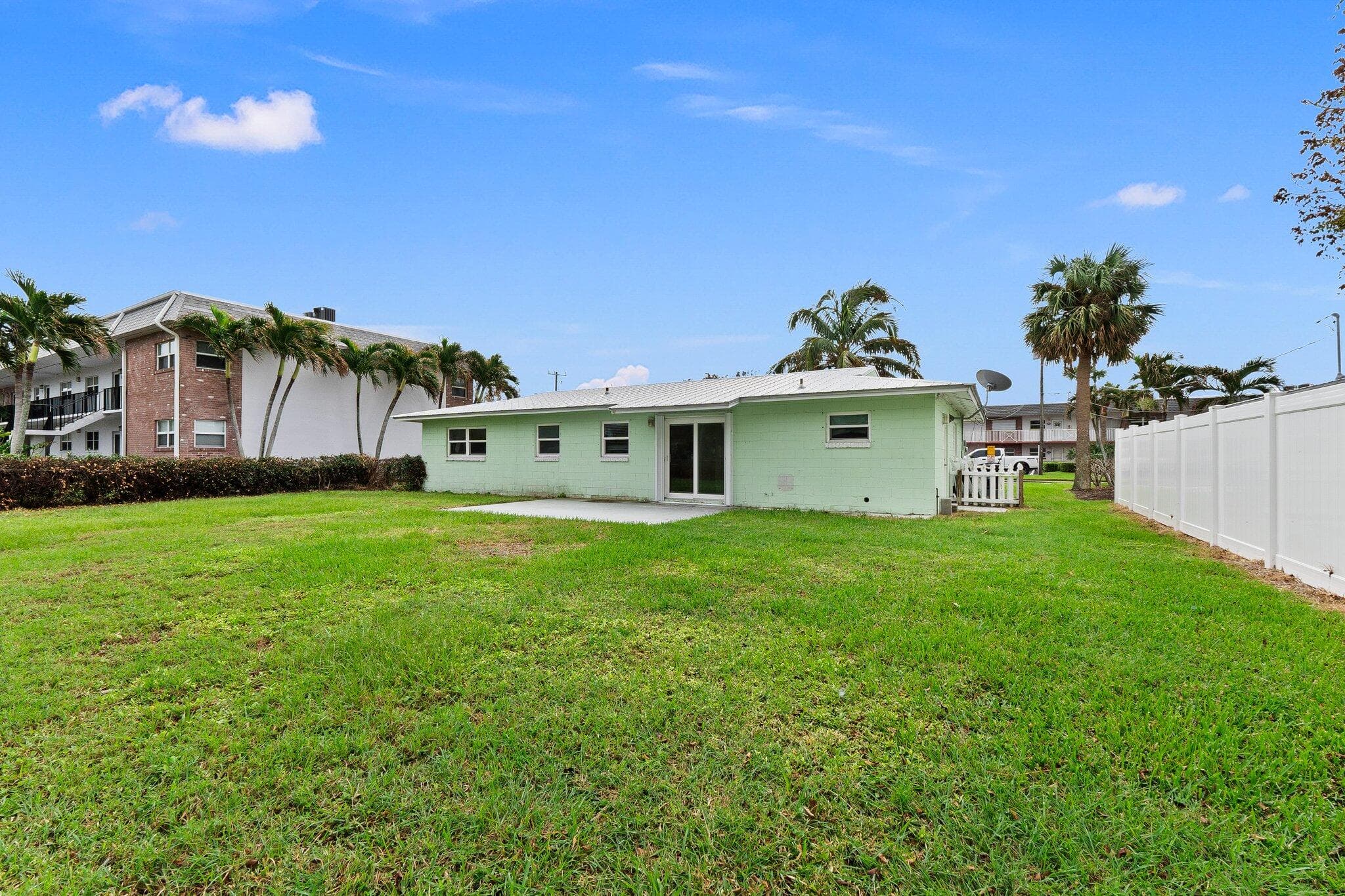 1154 Bayshore Drive, Fort Pierce, FL 34949 — photo 3 of 30