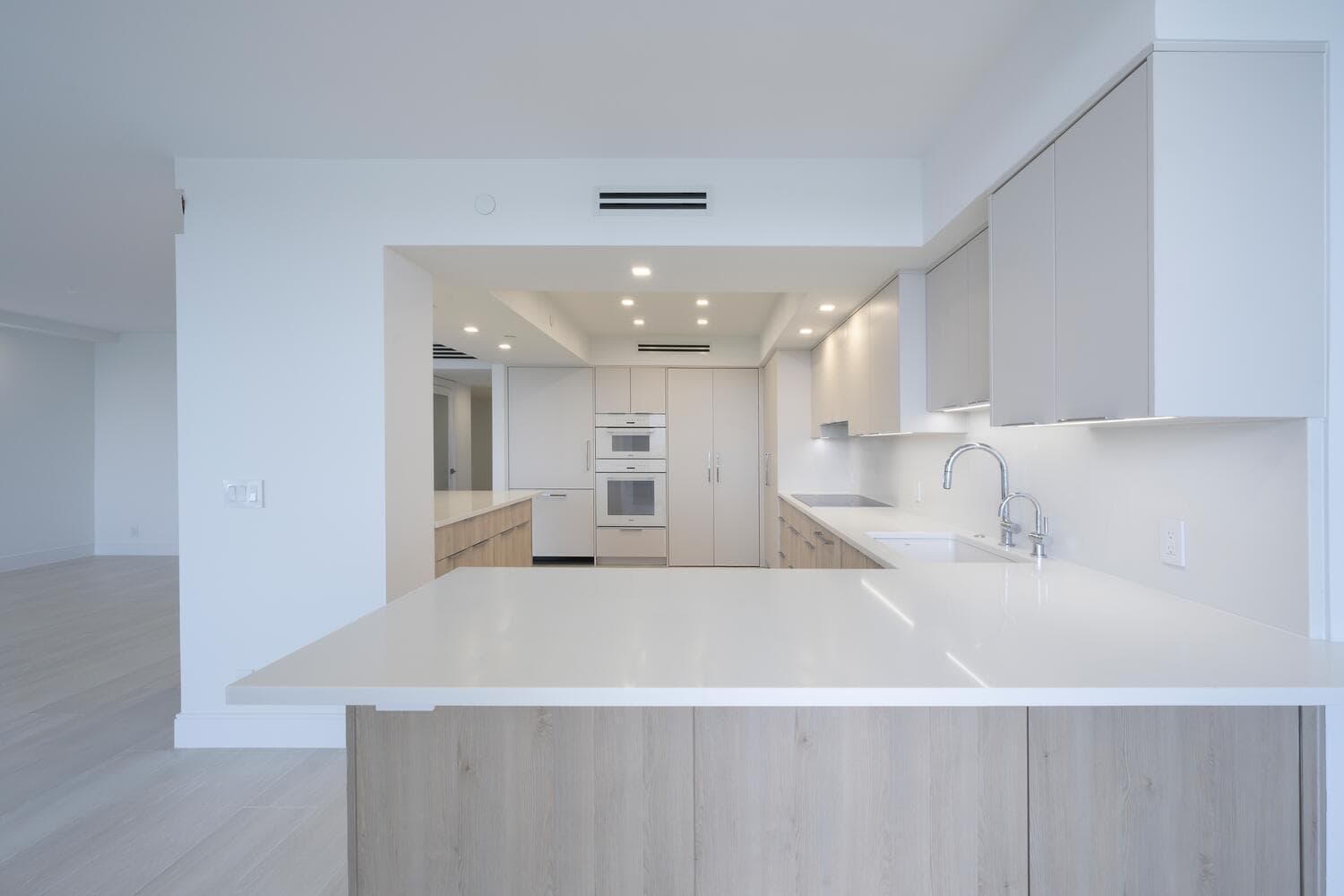 525 S Flagler Drive 14c, West Palm Beach, FL 33401 — photo 10 of 48