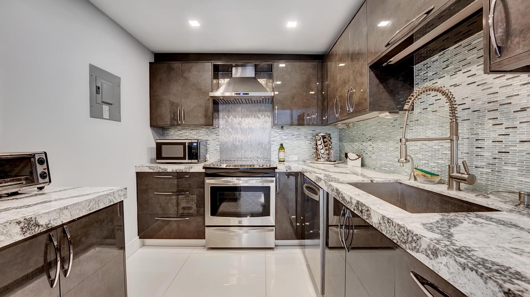 3546 S Ocean Boulevard 418, South Palm Beach, FL 33480 — photo 11 of 30