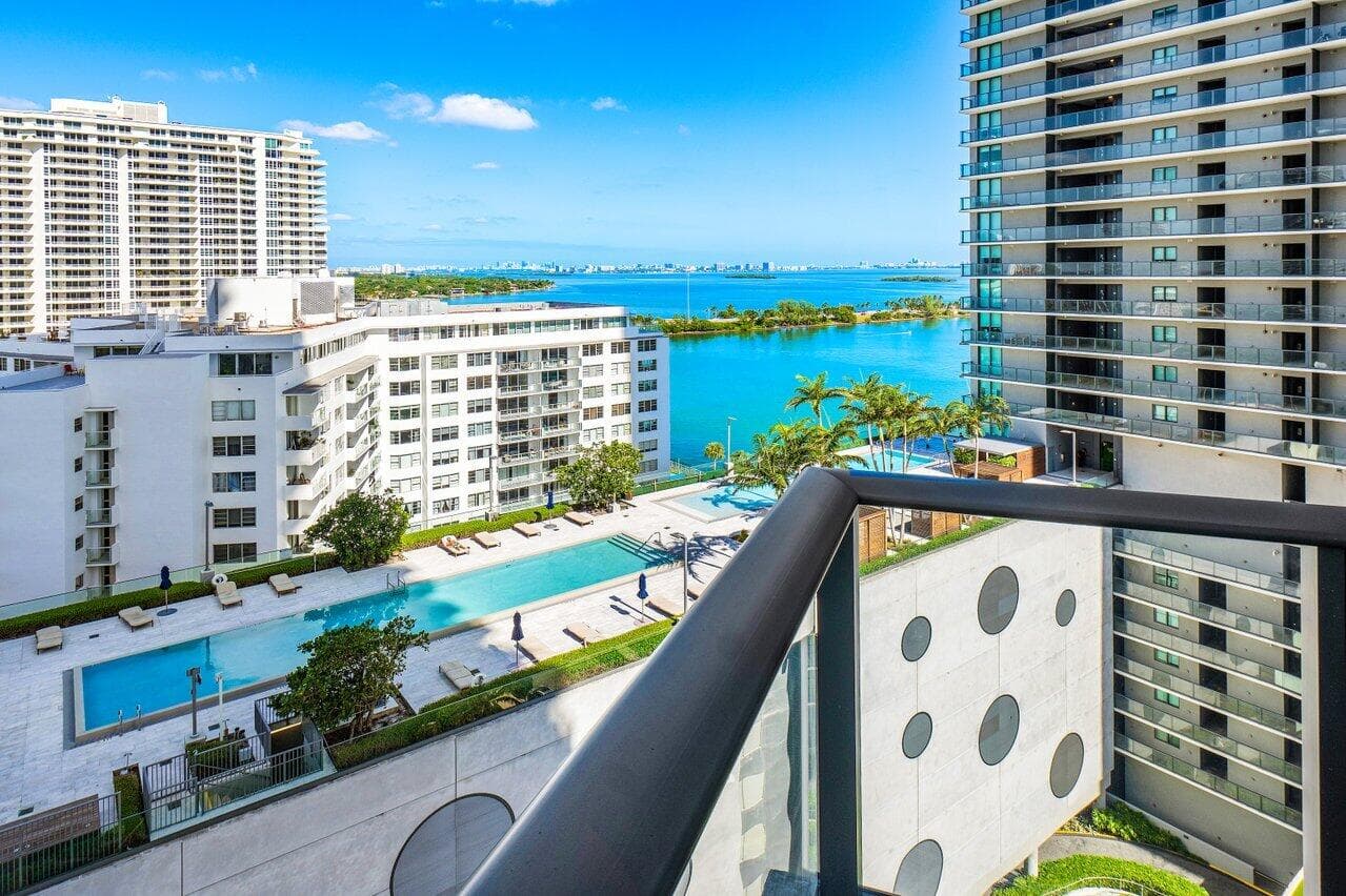 650 NE 32nd Street 1508, Miami, FL 33137 — photo 11 of 37