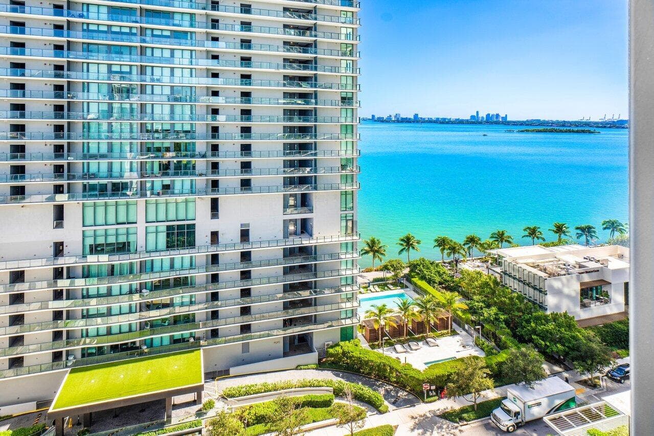 650 NE 32nd Street 1508, Miami, FL 33137 — photo 12 of 37