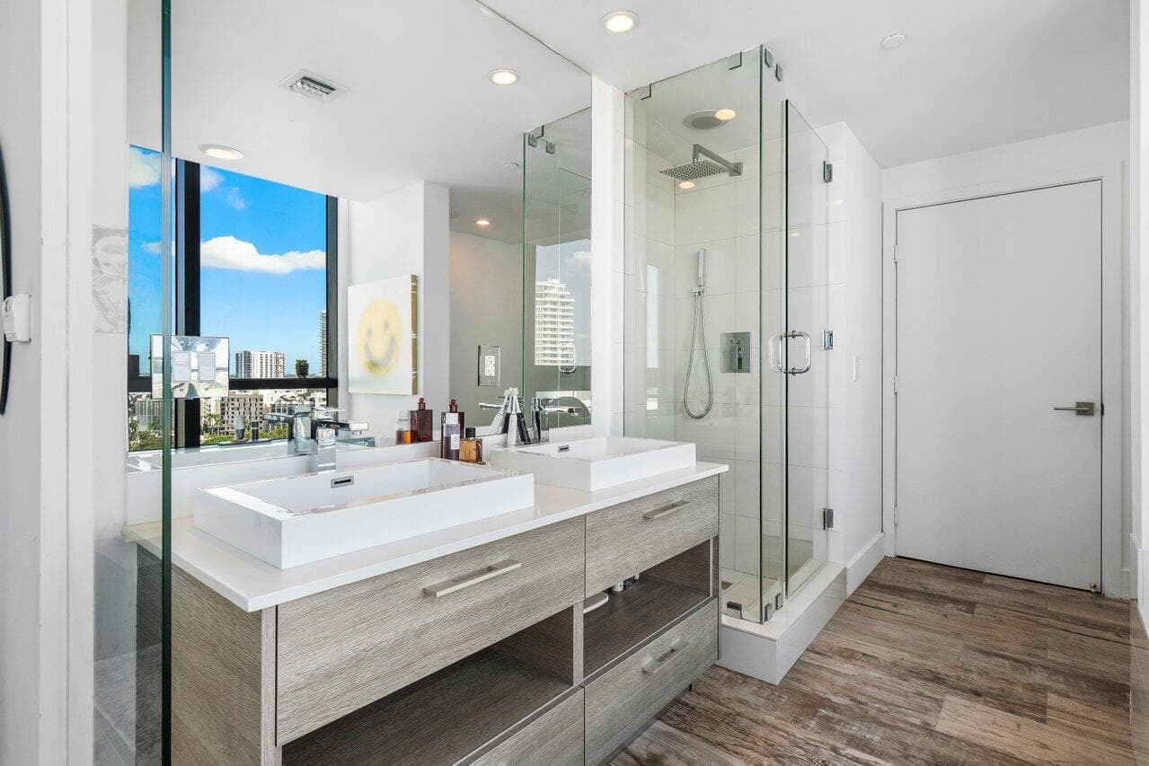 650 NE 32nd Street 1508, Miami, FL 33137 — photo 18 of 37