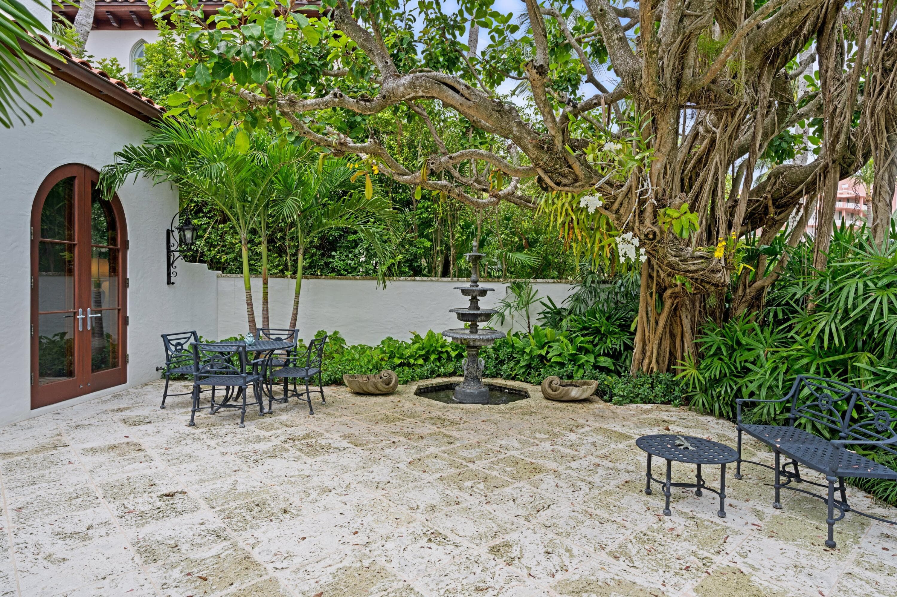 424 Brazilian Avenue, Palm Beach, FL 33480 — photo 3 of 36