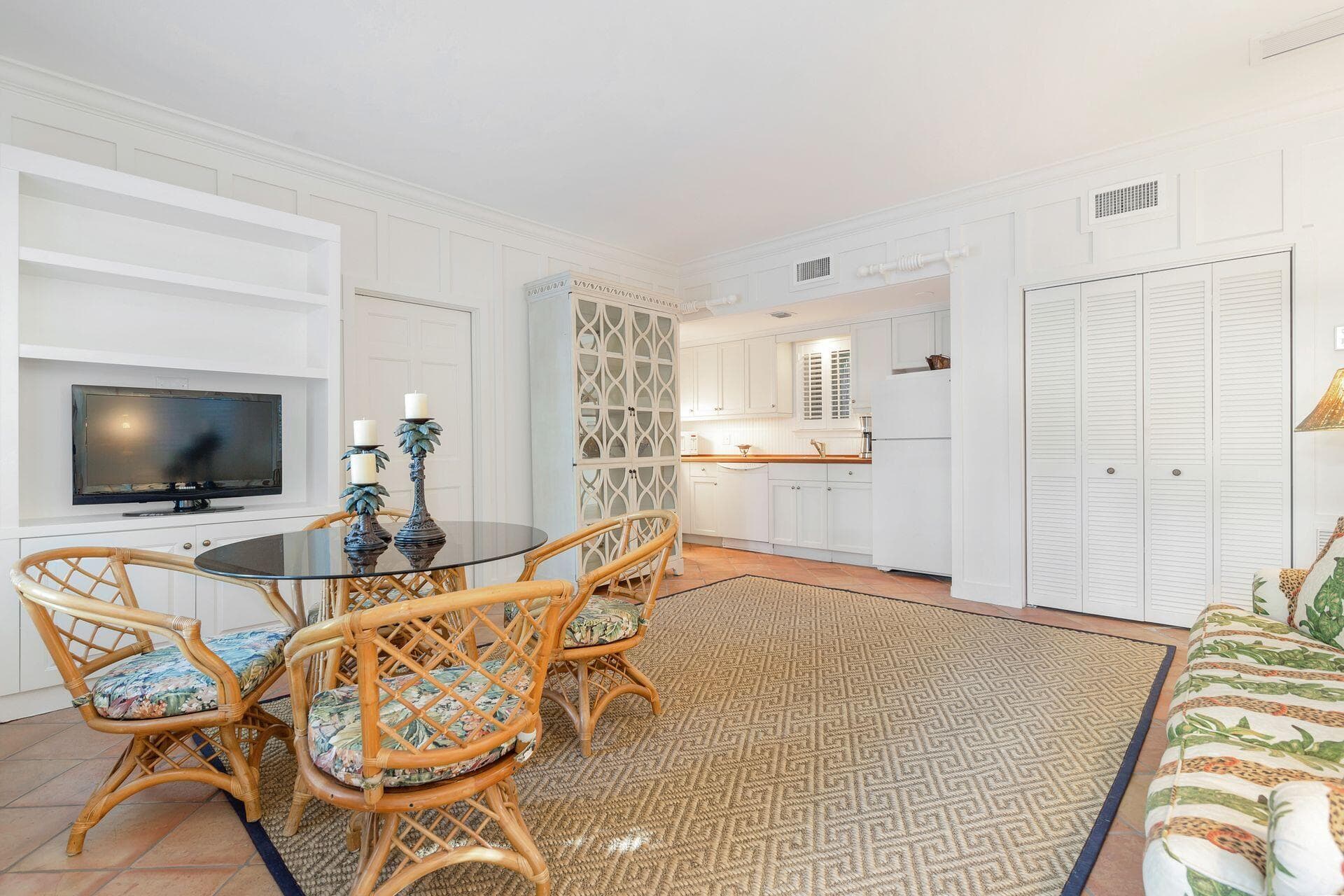 424 Brazilian Avenue, Palm Beach, FL 33480 — photo 14 of 36