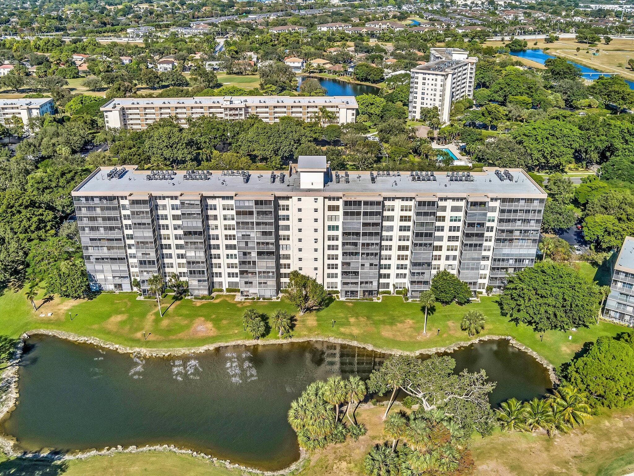 3510 Oaks Way 409, Pompano Beach, FL 33069 — photo 2 of 61