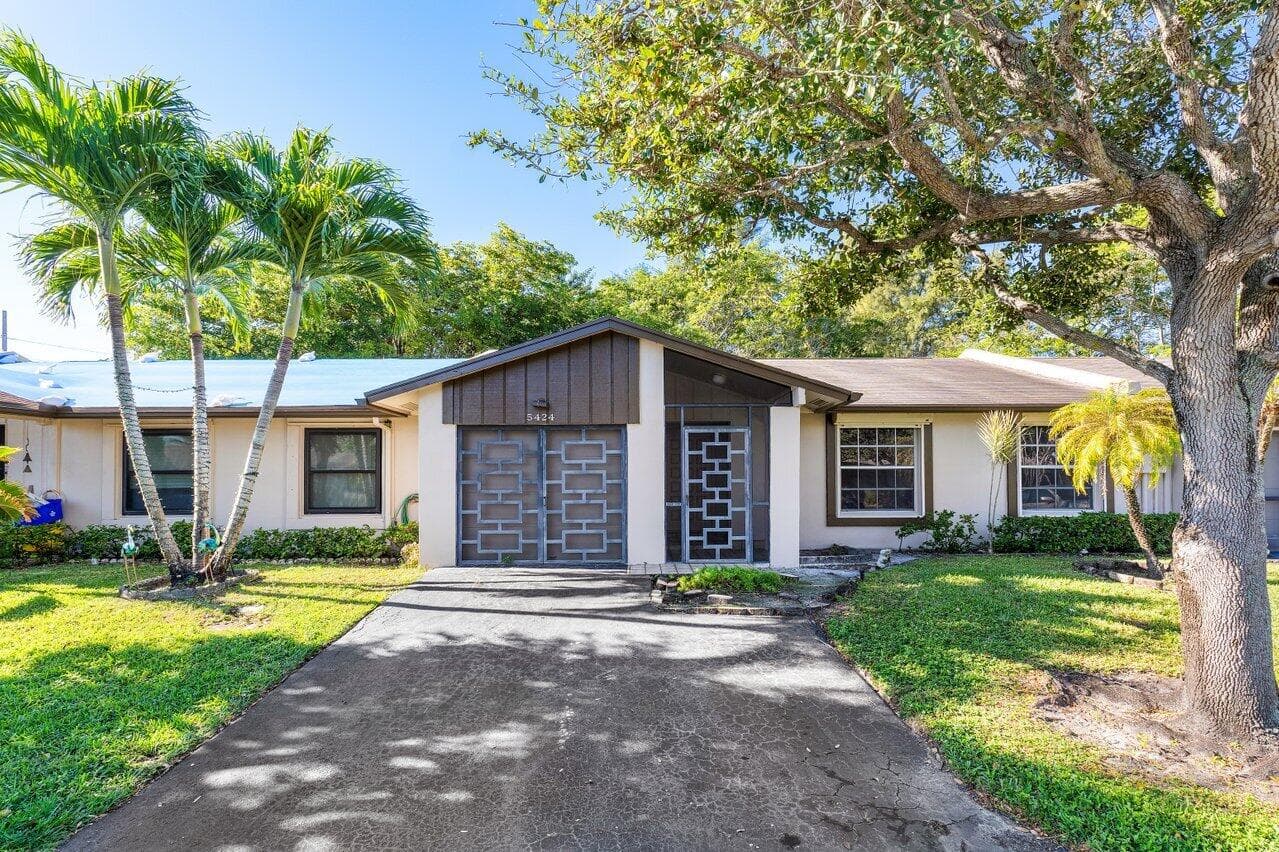 5424 Viburnum Circle, Delray Beach, FL 33484 — photo 1 of 28