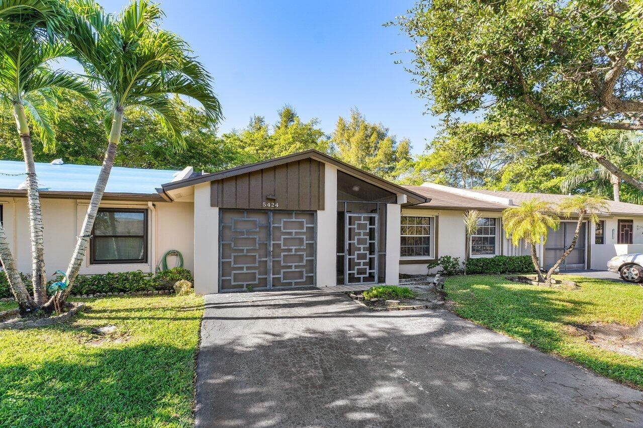 5424 Viburnum Circle, Delray Beach, FL 33484 — photo 2 of 28