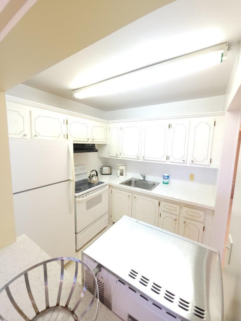 66 Cambridge C 66, West Palm Beach, FL 33417 — photo 25 of 30