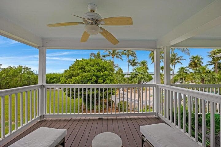 5092 Sunset Village Drive, Duck Key, FL 33050 — photo 33 of 49