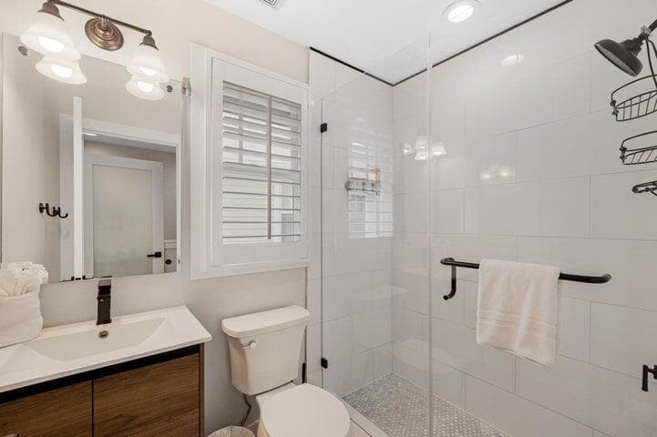 5092 Sunset Village Drive, Duck Key, FL 33050 — photo 40 of 49