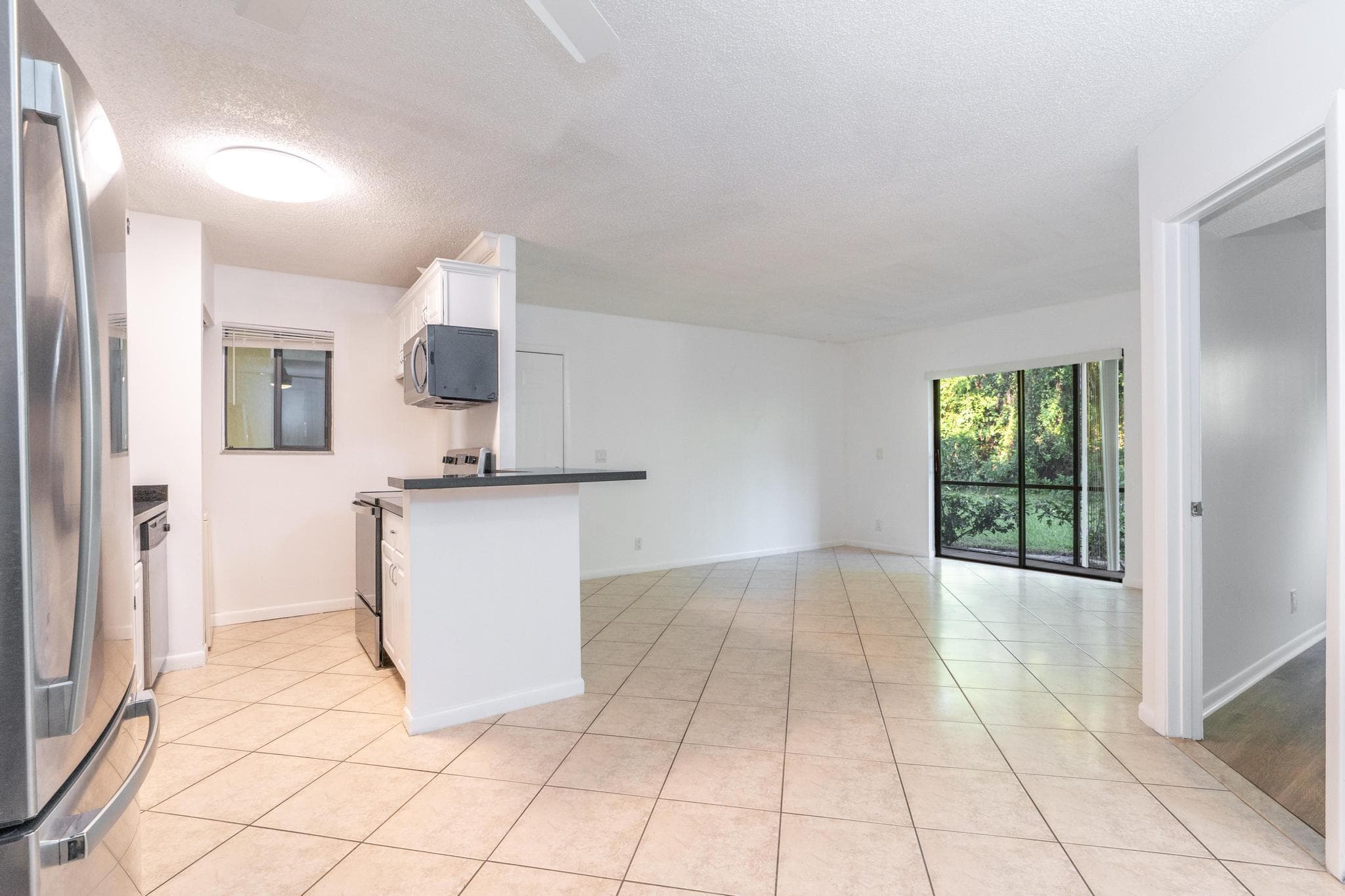 567 Trace Cir Circle, Deerfield Beach, FL 33441 — photo 4 of 10