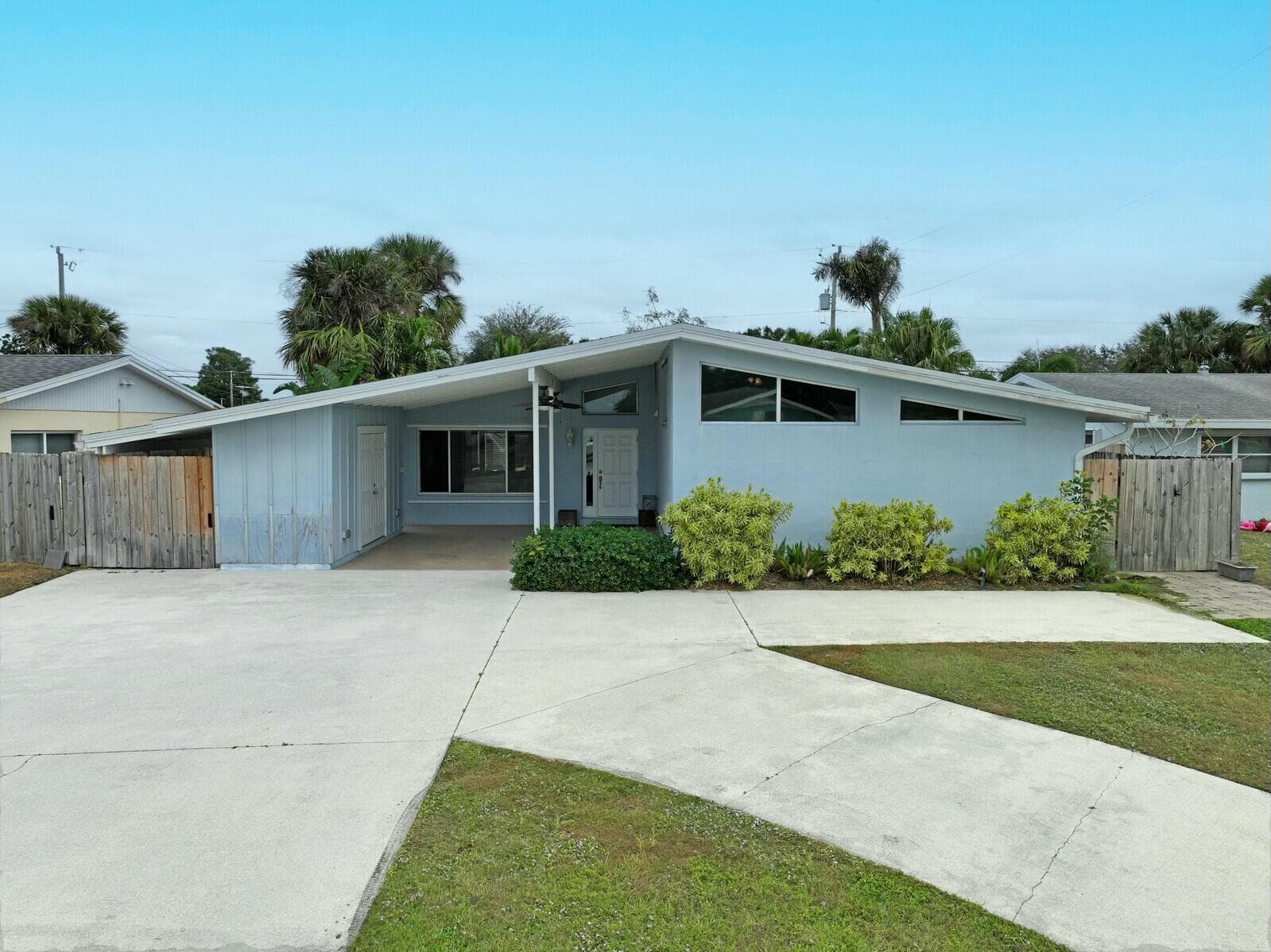 538 Riverside Drive, Palm Beach Gardens, FL 33410 — photo 2 of 42