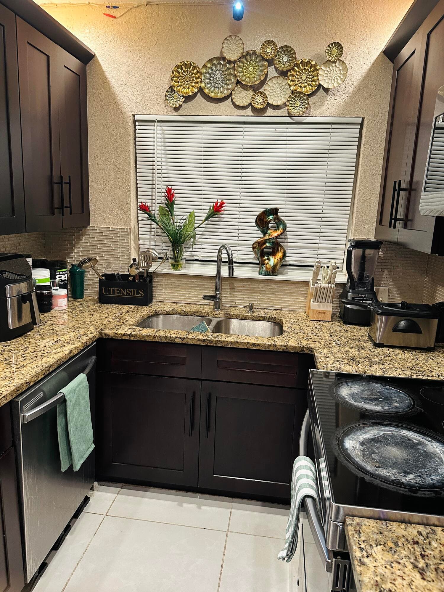 833 Briggs Street Street, West Palm Beach, FL 33405 — photo 21 of 71