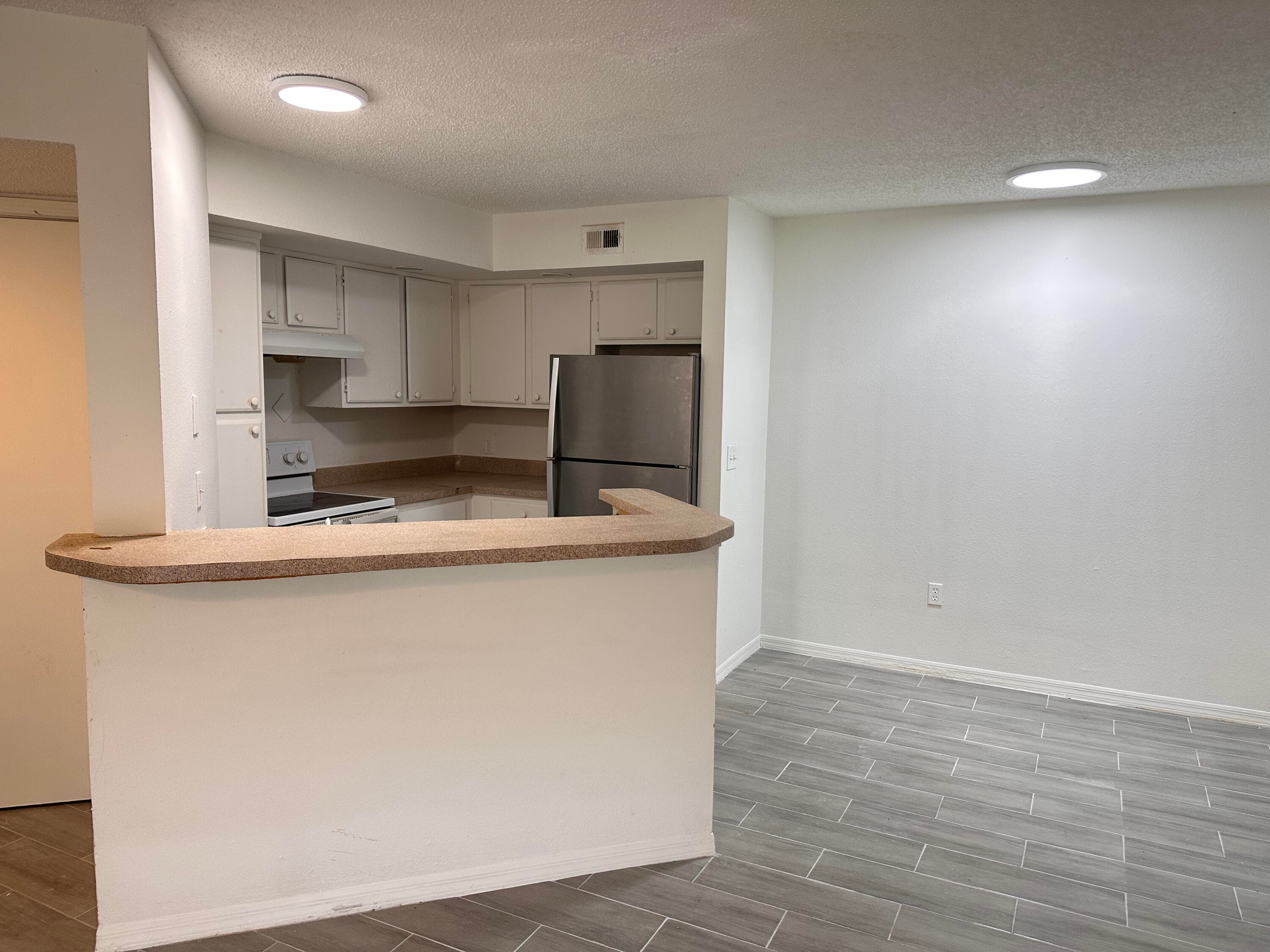 1401 Village Boulevard 1512, West Palm Beach, FL 33409 — photo 2 of 12