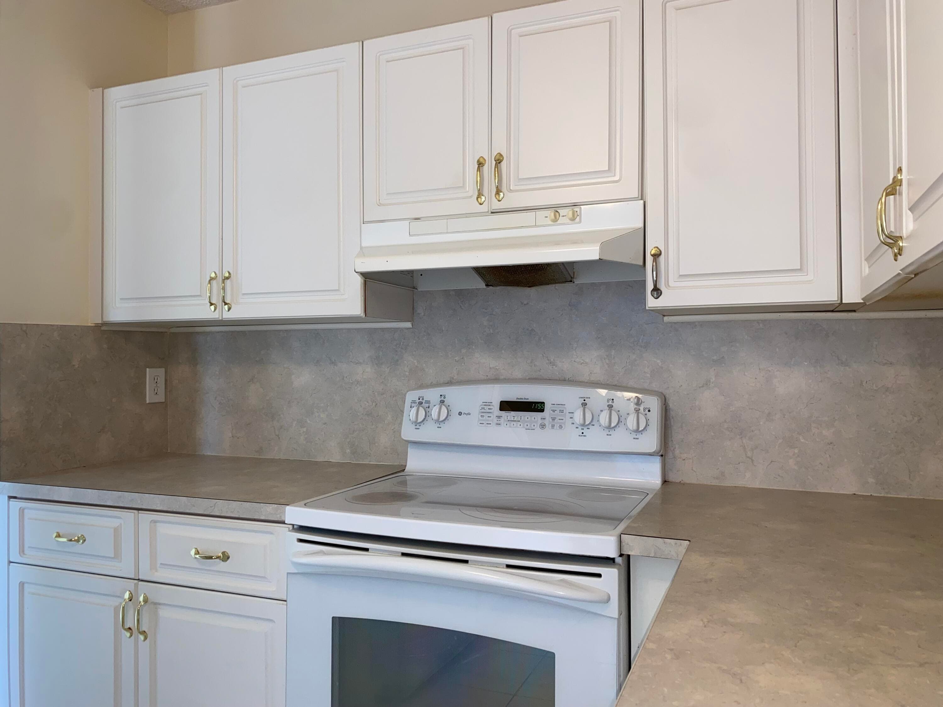 8665 Chevy Chase Drive 113, Boca Raton, FL 33433 — photo 11 of 42