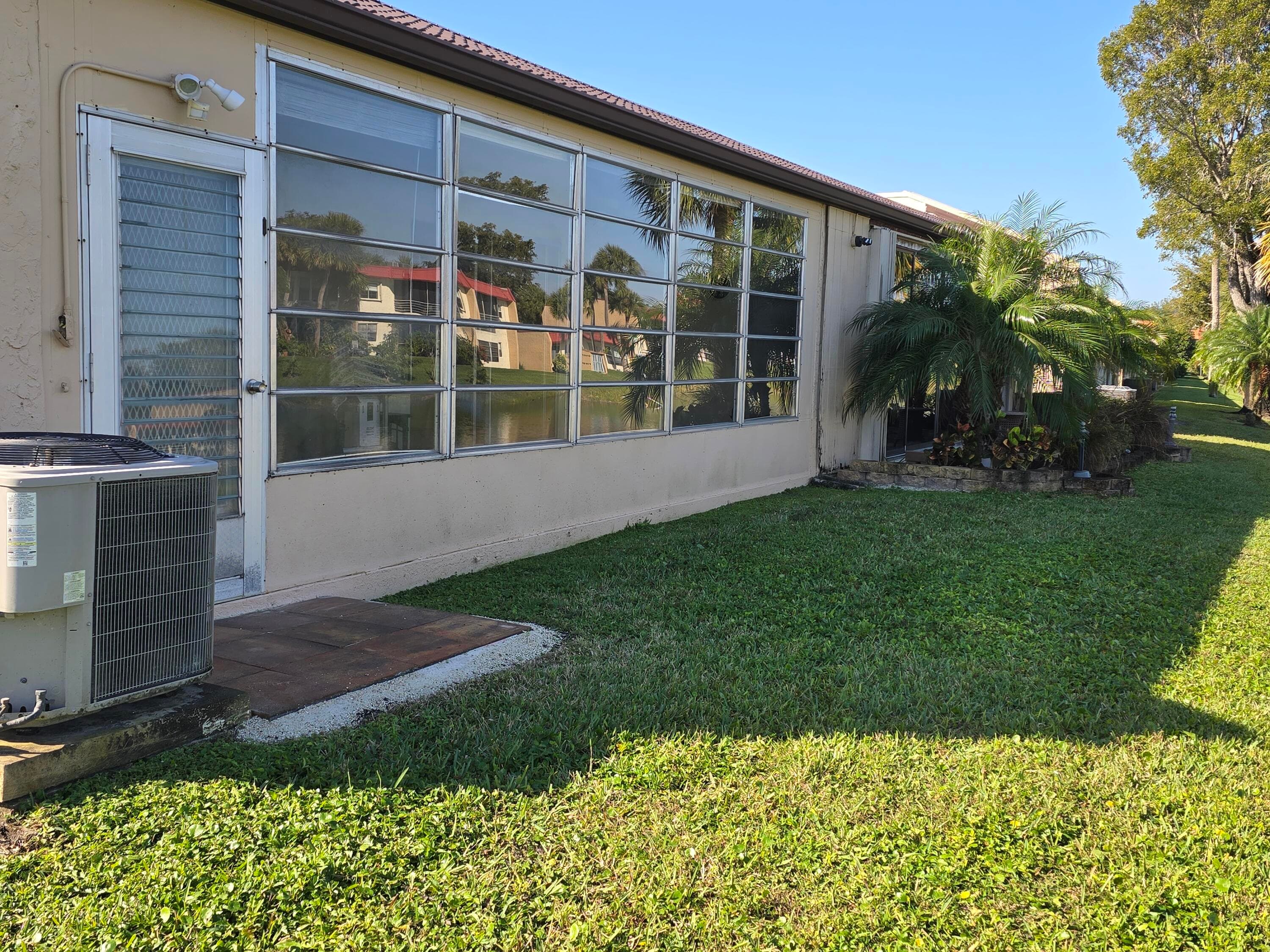 121 Lake Gloria Drive, West Palm Beach, FL 33411 — photo 4 of 26