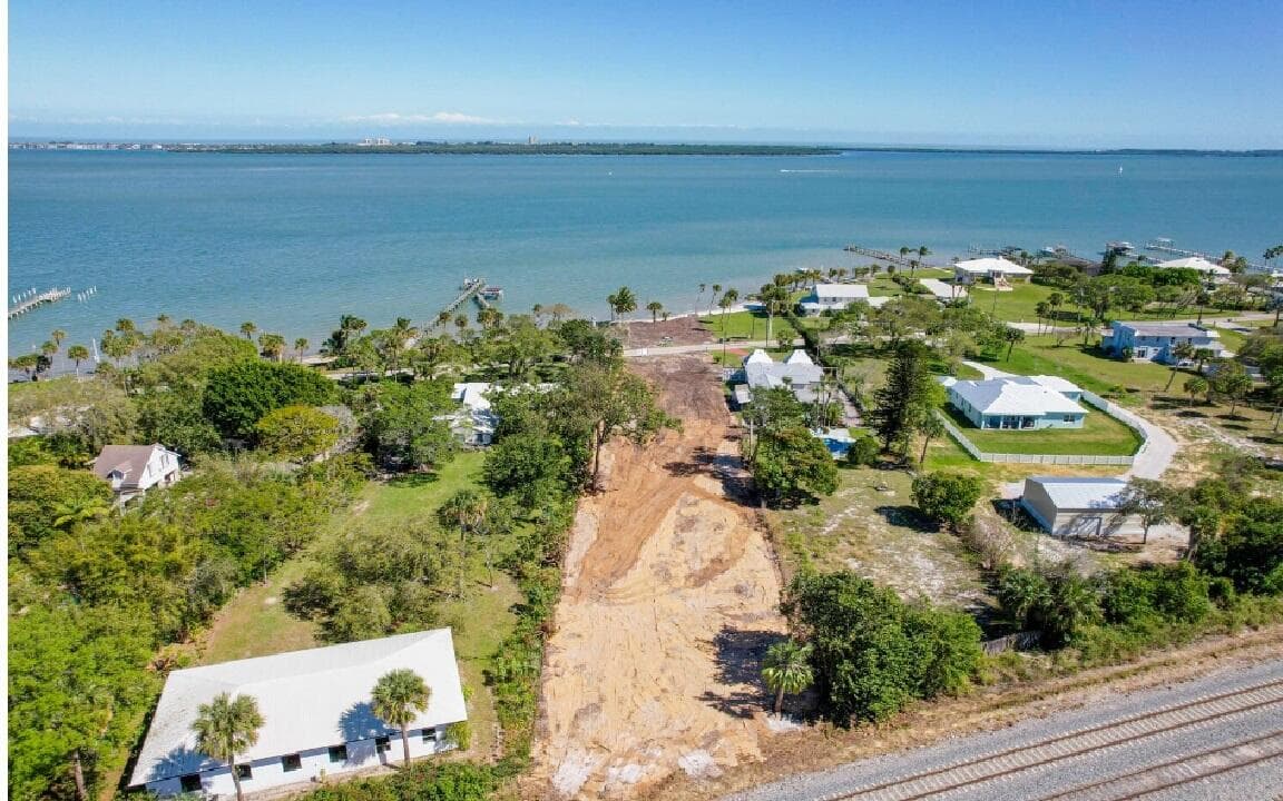 1033 S Indian River Drive, Fort Pierce, FL 34950 — photo 1 of 7