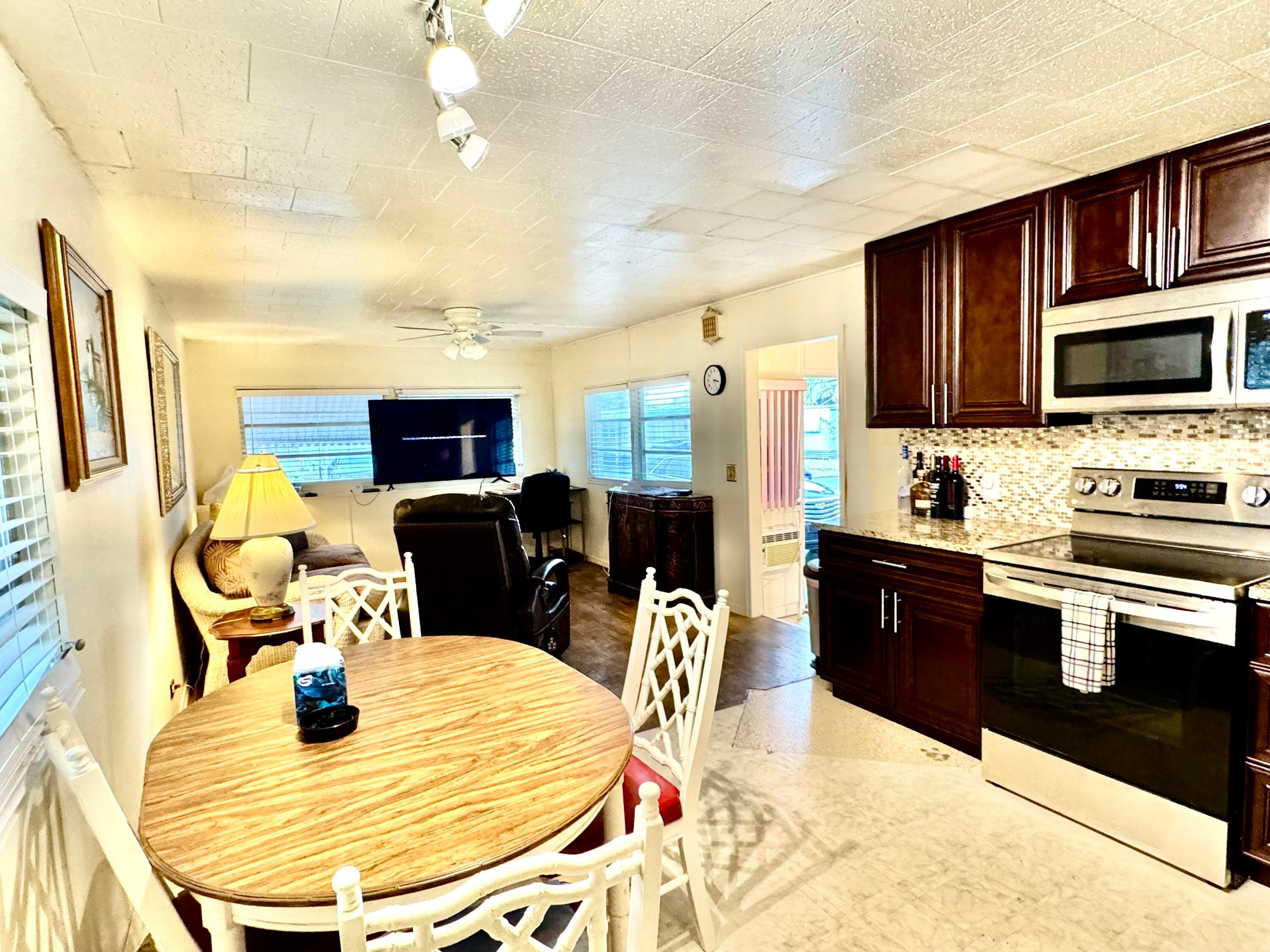 8926 Palm Street, Boynton Beach, FL 33436 — photo 10 of 29