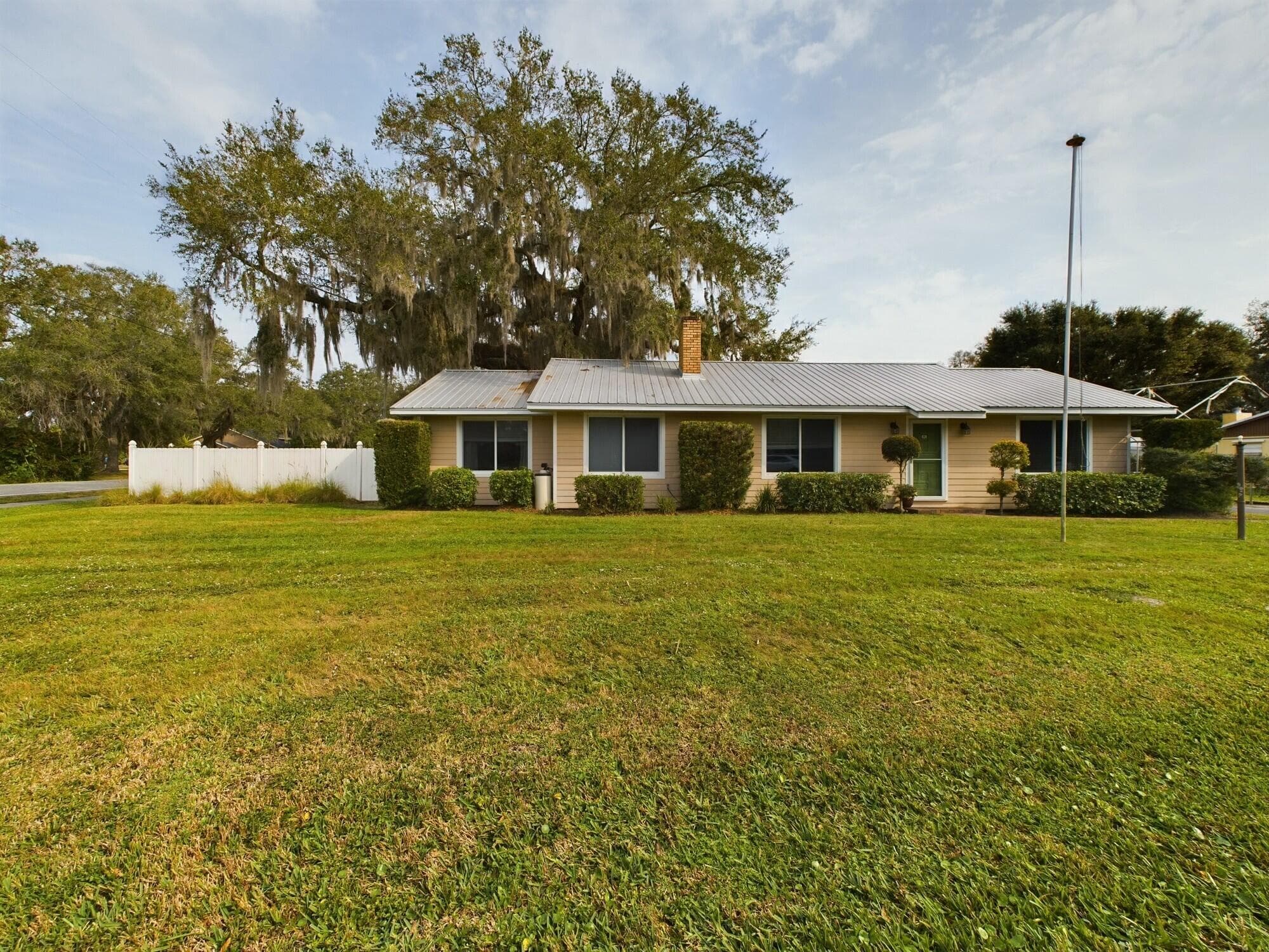 1517 SW 7th Avenue, Okeechobee, FL 34974 — photo 1 of 51