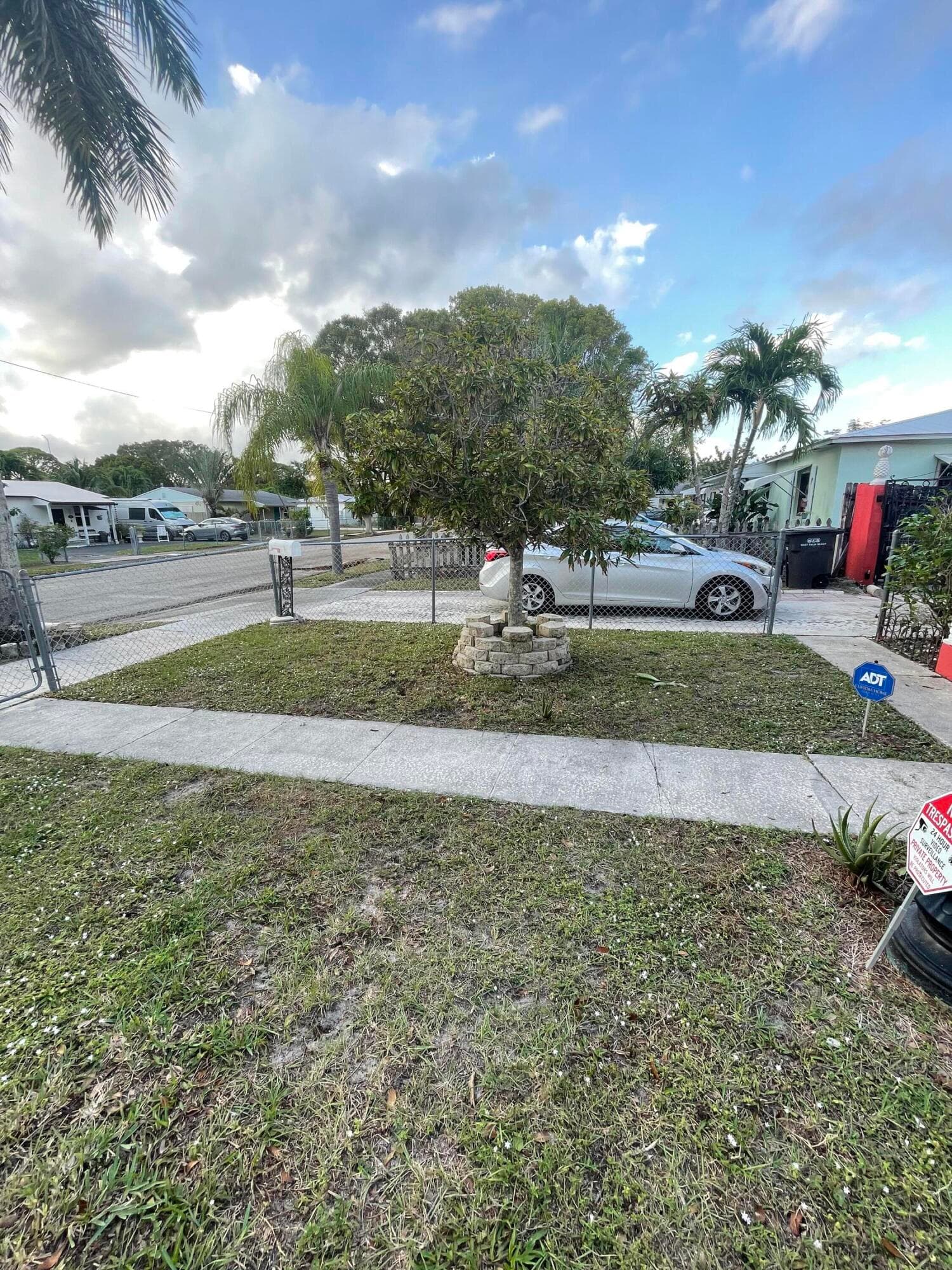 3024 Glenwood Road, West Palm Beach, FL 33405 — photo 5 of 38
