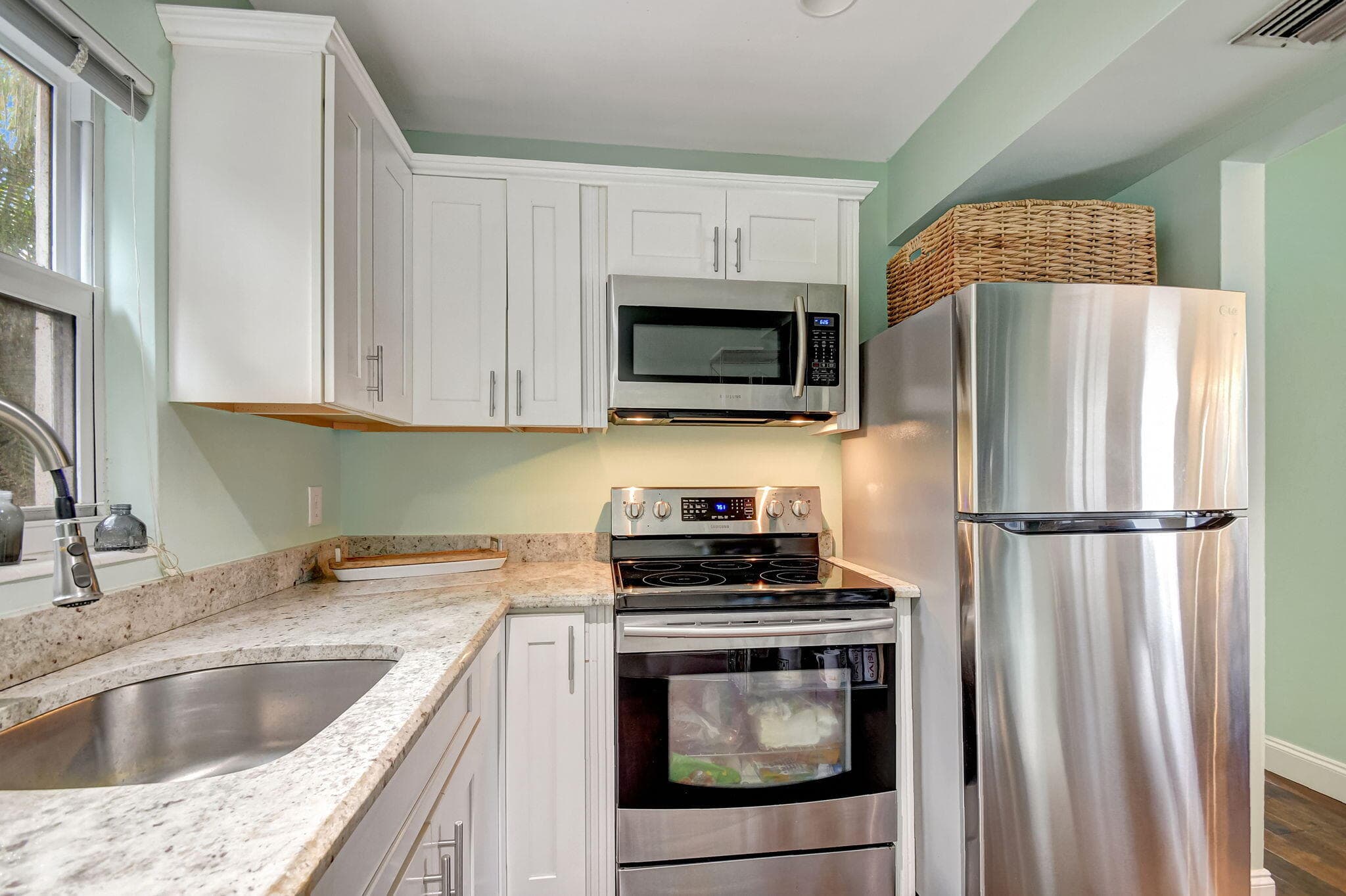 100 Venetian Drive 3, Delray Beach, FL 33483 — photo 9 of 32