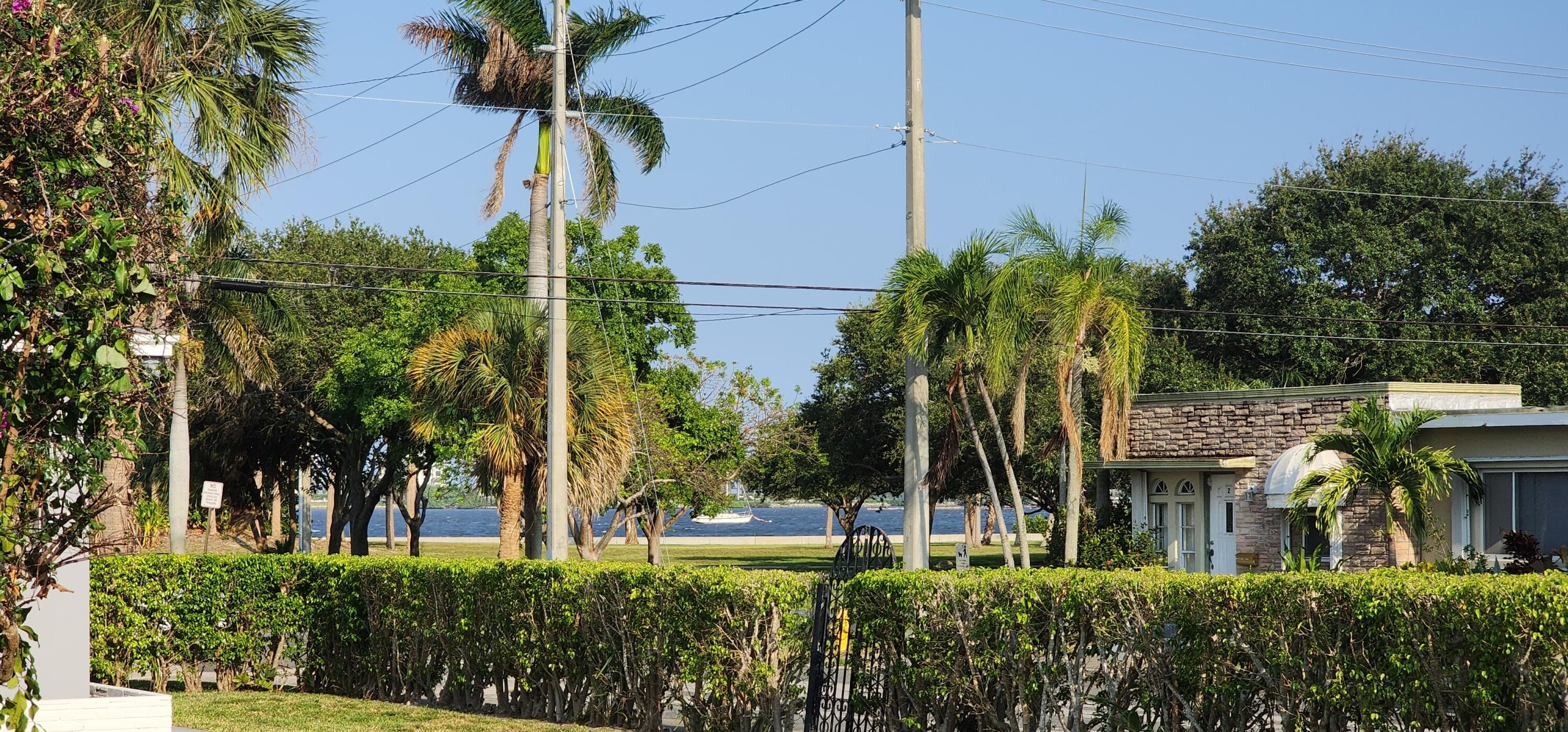130 S Lakeside 1 Drive, Lake Worth Beach, FL 33460 — photo 15 of 41