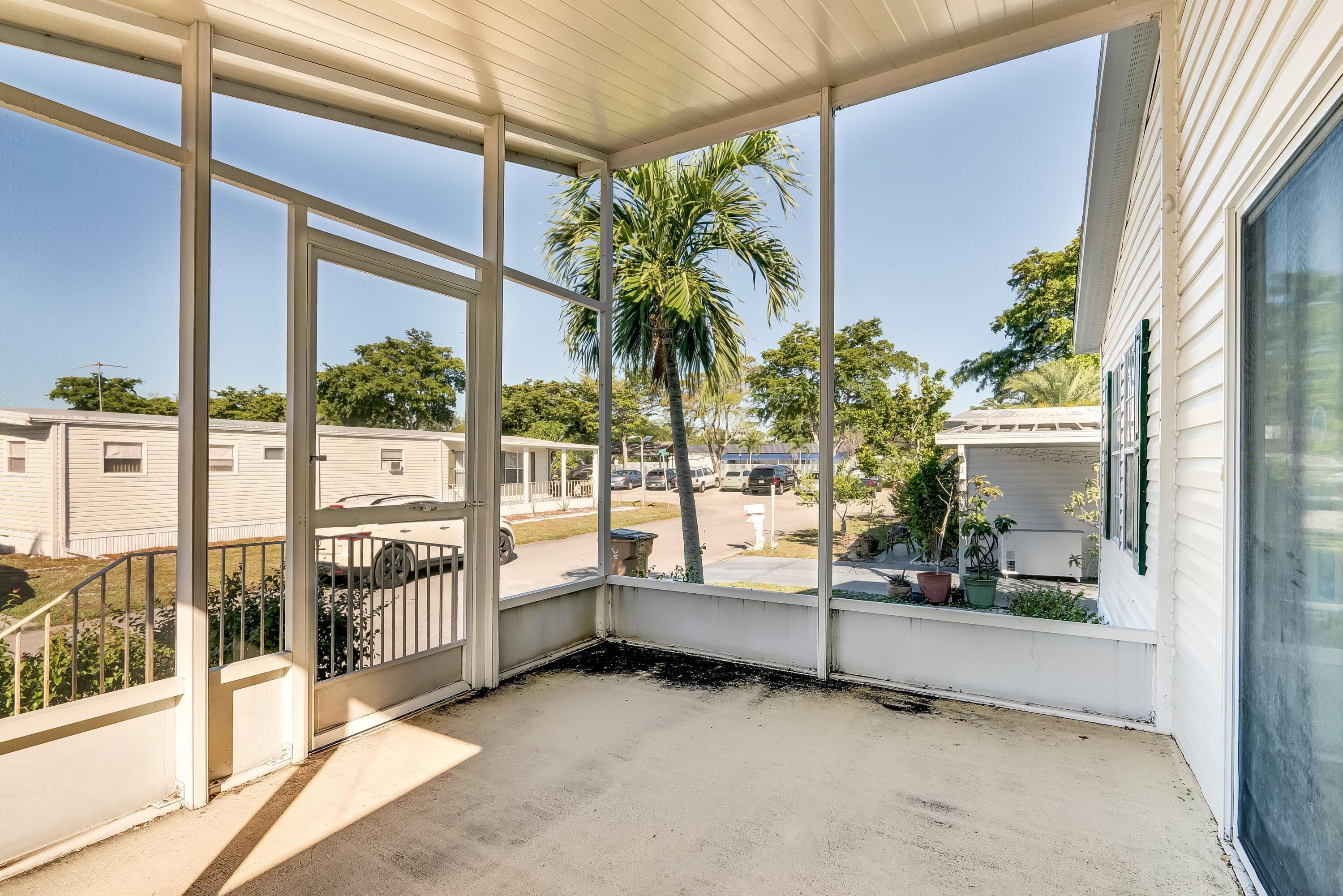 4920 NW 2nd Terrace, Pompano Beach, FL 33064 — photo 5 of 32