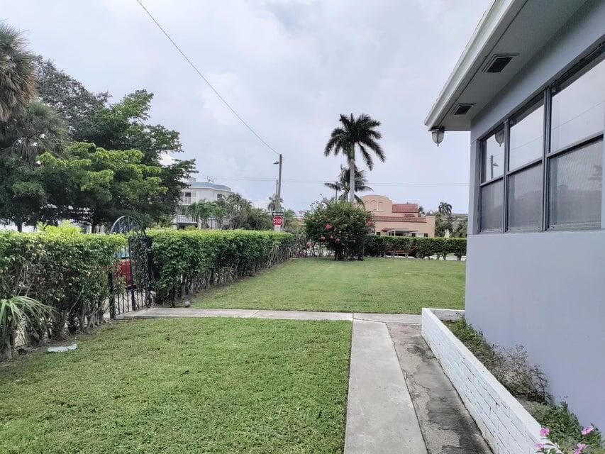 130 S Lakeside 1 Drive, Lake Worth Beach, FL 33460 — photo 29 of 41