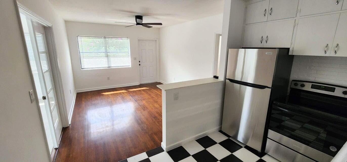 130 S Lakeside 1 Drive, Lake Worth Beach, FL 33460 — photo 14 of 41