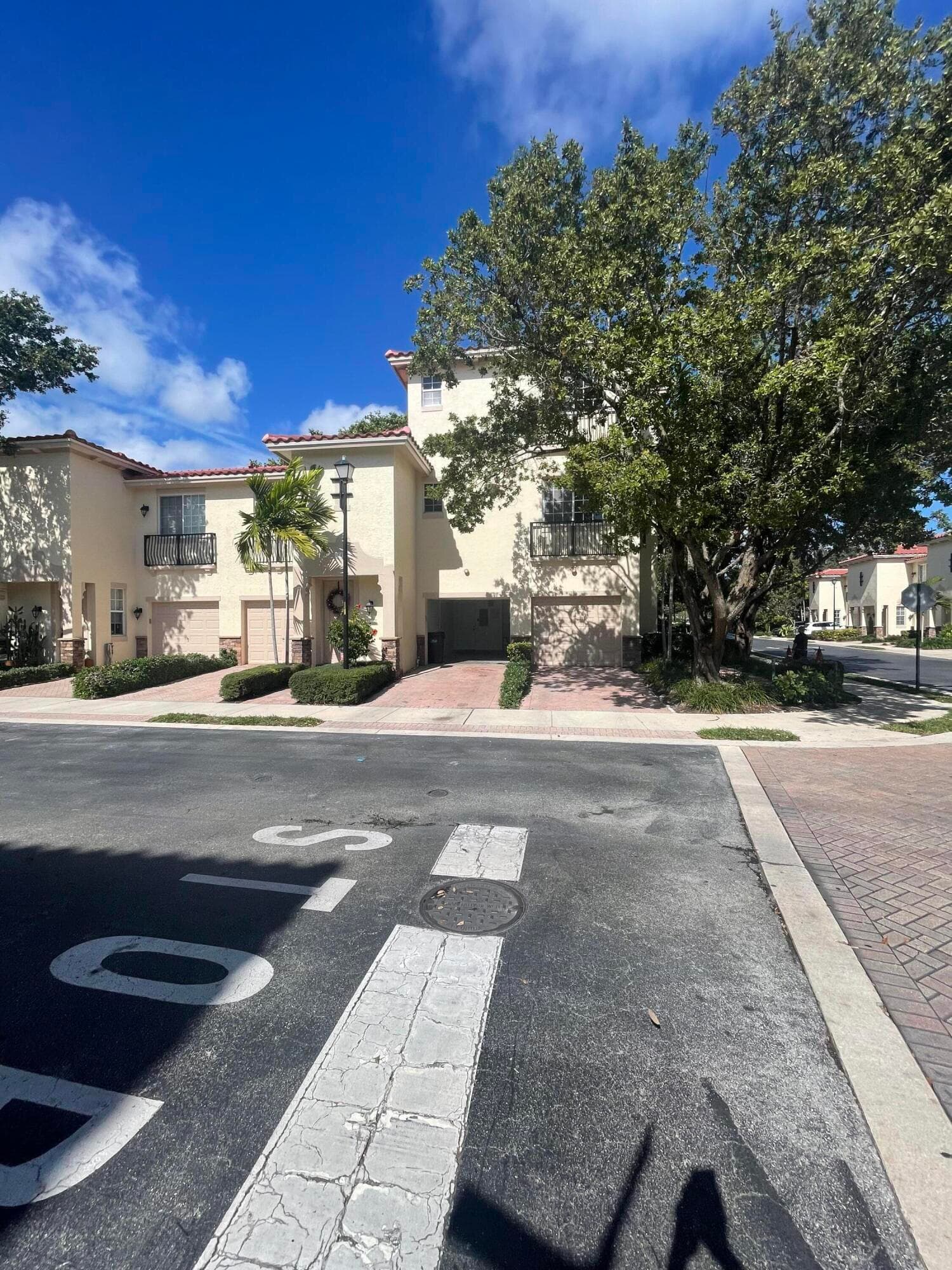 111 Stone Harbor Way F2, Delray Beach, FL 33444 — photo 2 of 11
