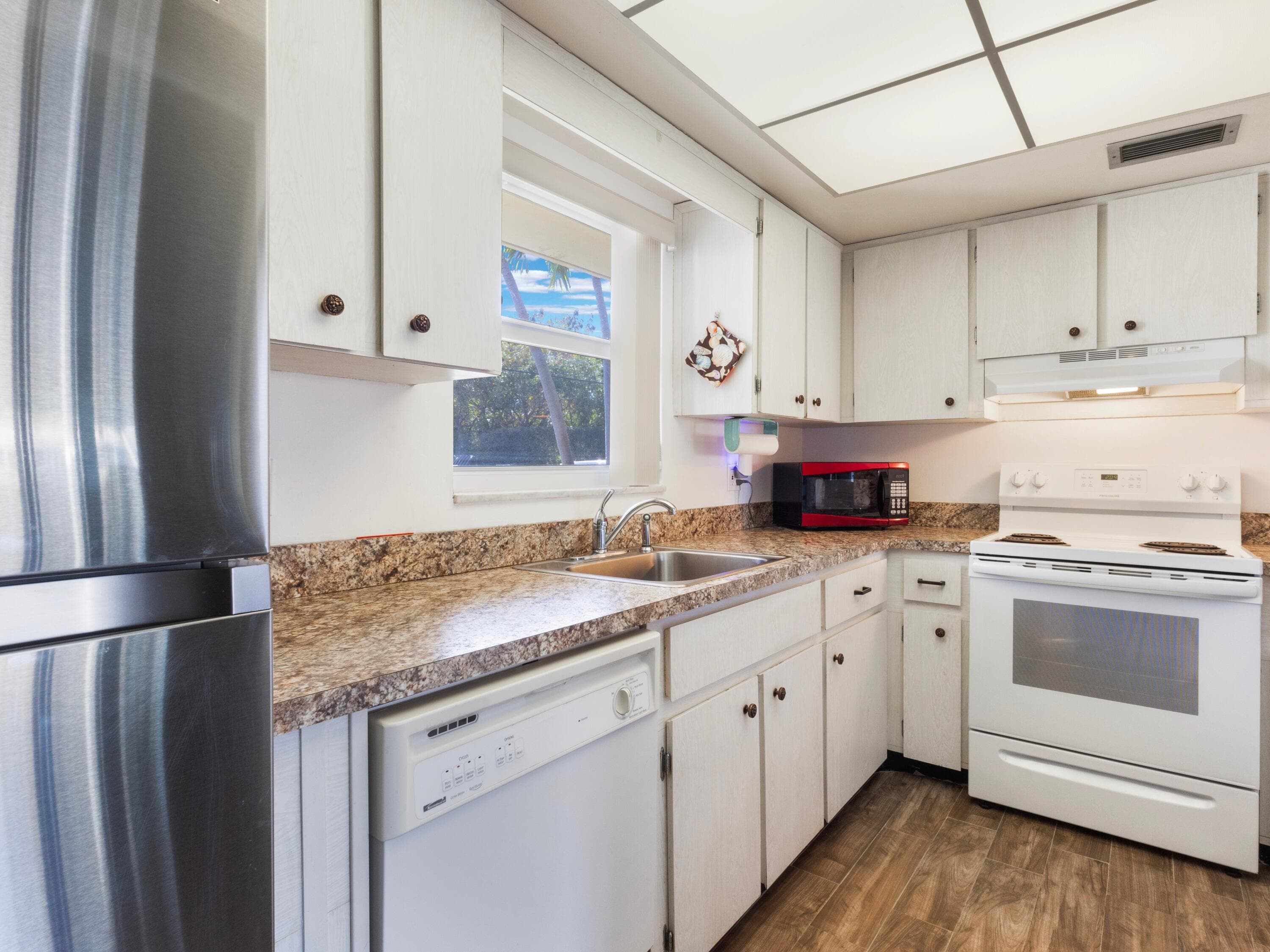 301 Circle Drive S 103, Boynton Beach, FL 33435 — photo 10 of 35