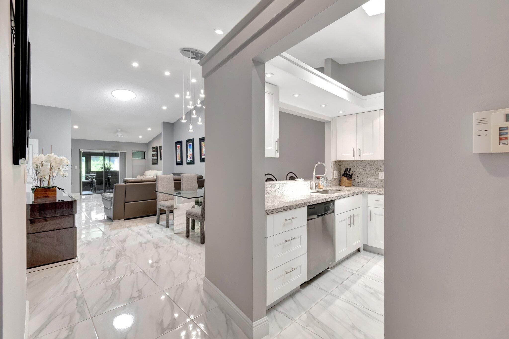 10927 Dolphin Palm Court A, Boynton Beach, FL 33437 — photo 3 of 42