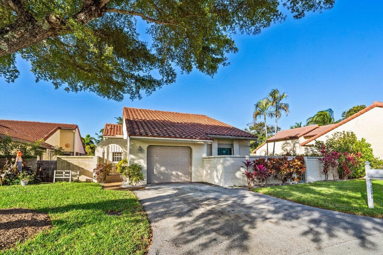 2195 NW 14th Street, Delray Beach, FL 33445 — photo 3 of 44
