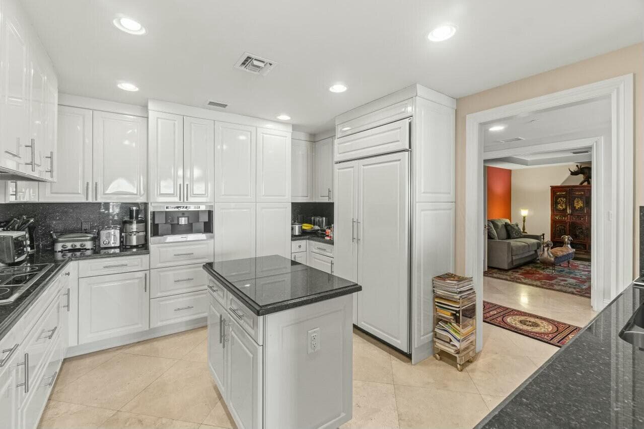 200 E Palmetto Park Road 808, Boca Raton, FL 33432 — photo 11 of 36